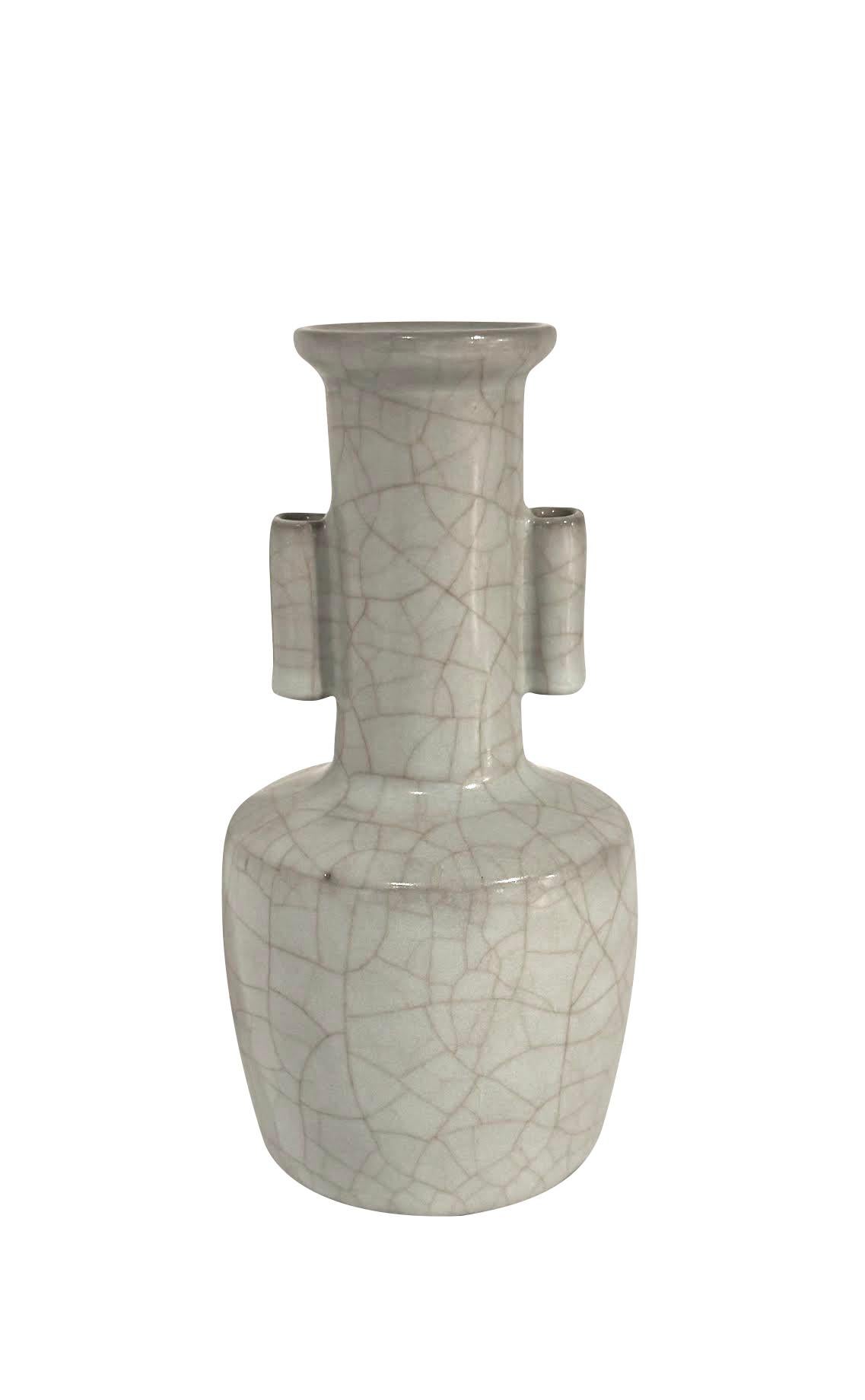 Chinois Vase à anse tubulaire, Turquoise pâle avec craquelures contrastées, Chine, Contemporary en vente