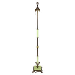 Stehlampe aus dunkelgelbem Chartreuse-Uranglas und verdunkeltem Messing, Deko-Stil