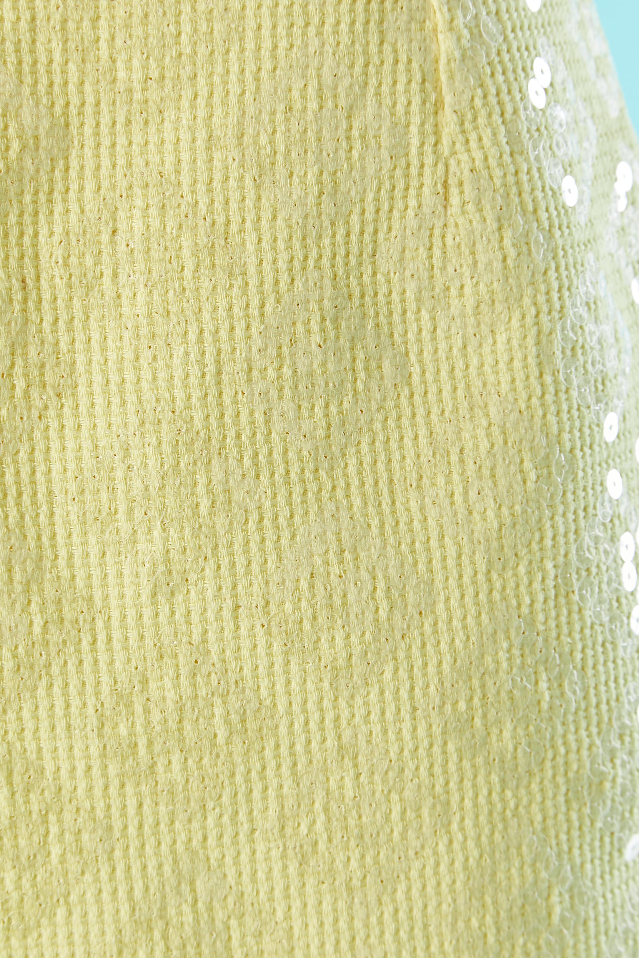 Beige Robe de cocktail jaune pâle recouverte de sequins transparents Versus G. Versace  en vente