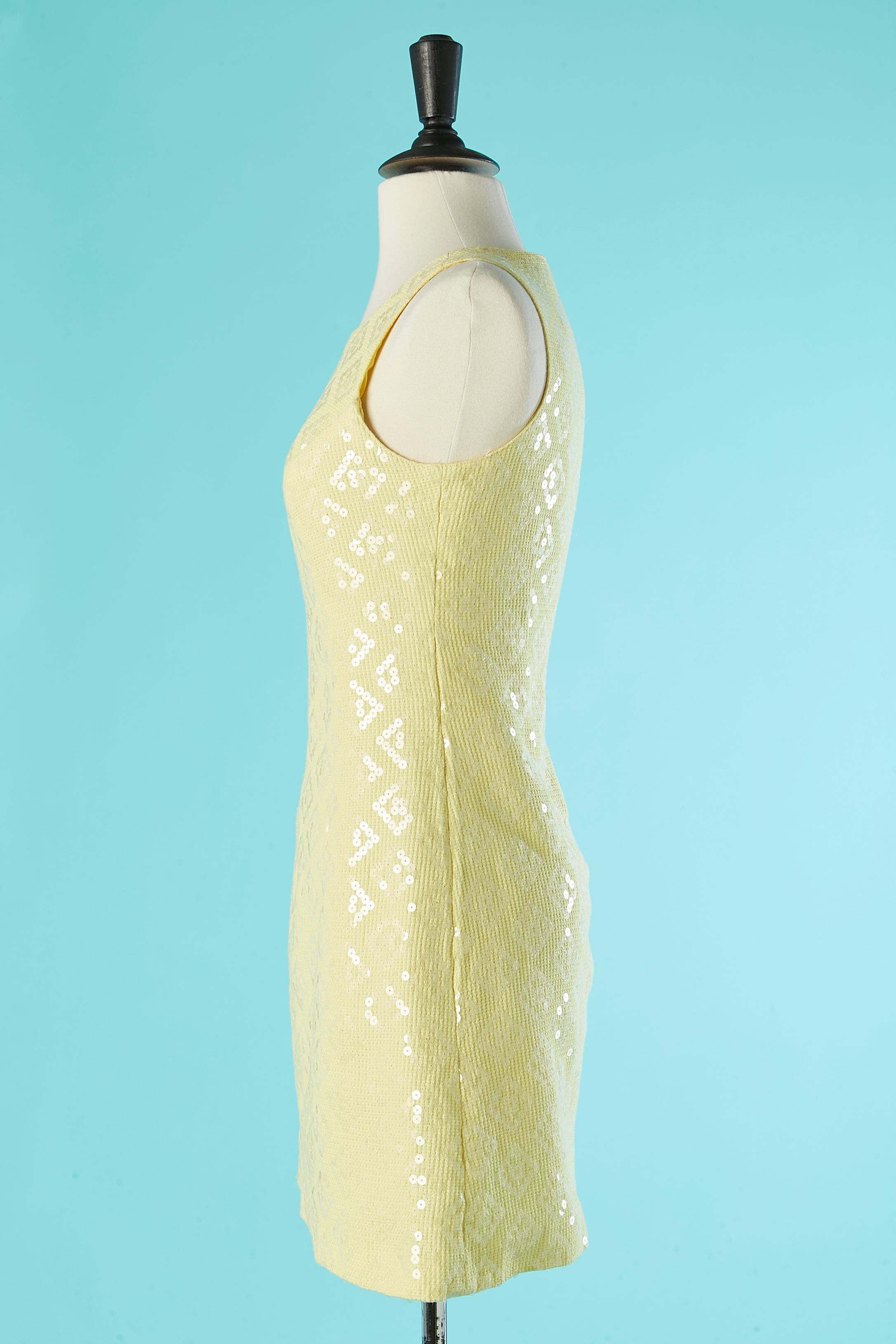 Pale yellow cocktail dress covered with transparent sequins Versus G .Versace  In Excellent Condition For Sale In Saint-Ouen-Sur-Seine, FR