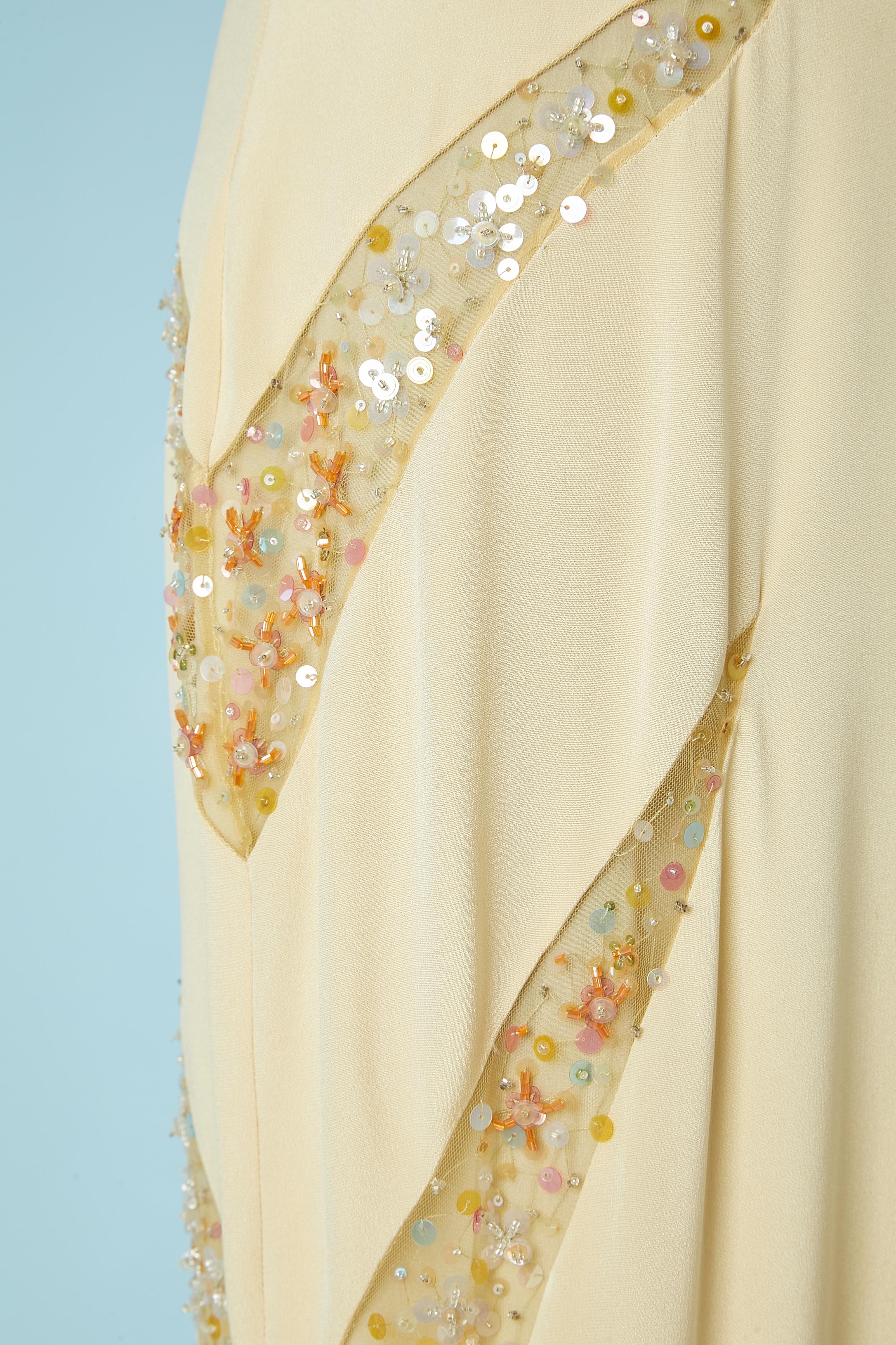 Pale yellow evening dress with tulle, beads and sequin inset Lorena Sarbu  In Excellent Condition For Sale In Saint-Ouen-Sur-Seine, FR