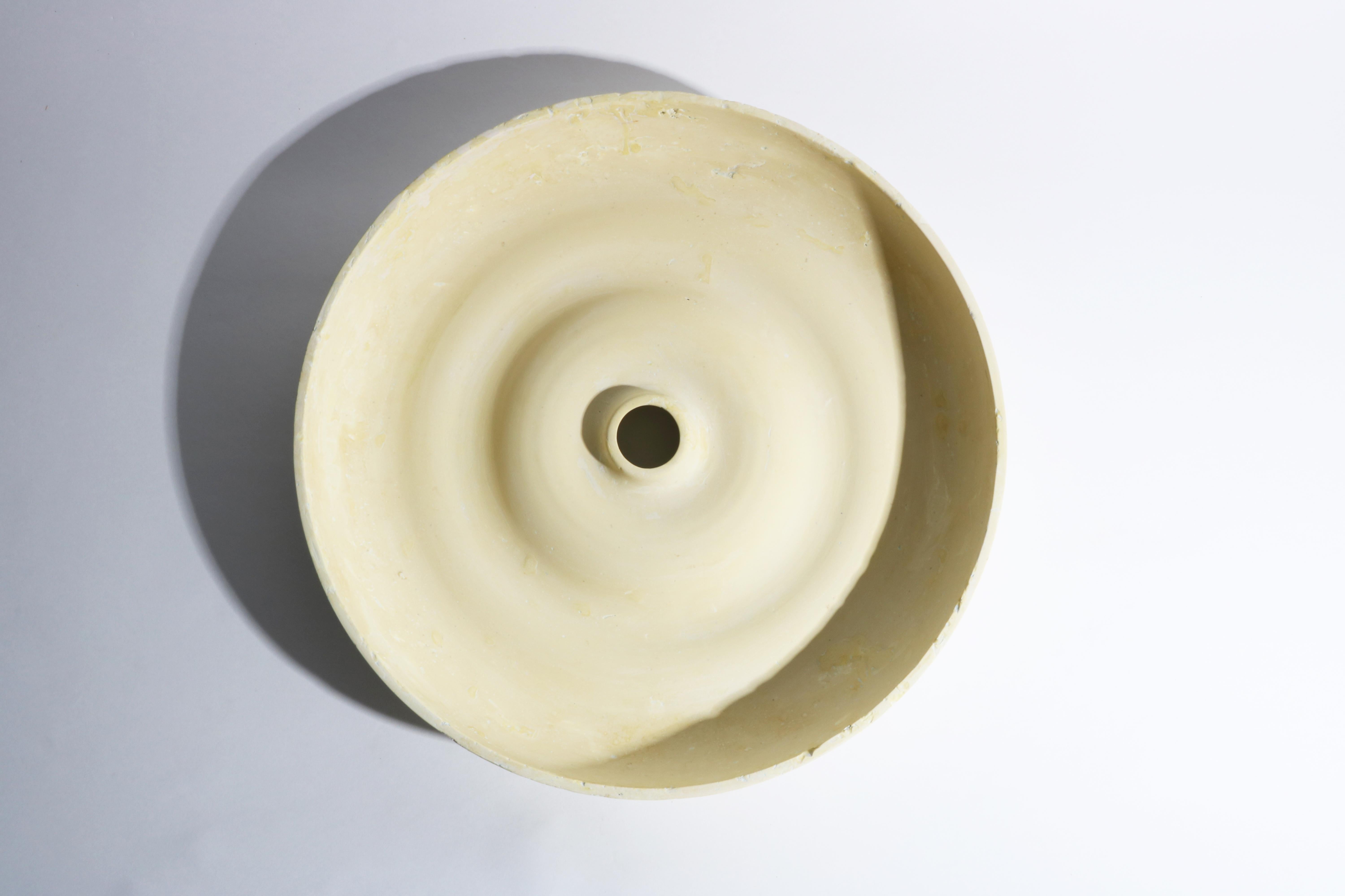 Pale Yellow Twirl Bowl by Lenny Stöpp In New Condition For Sale In Geneve, CH
