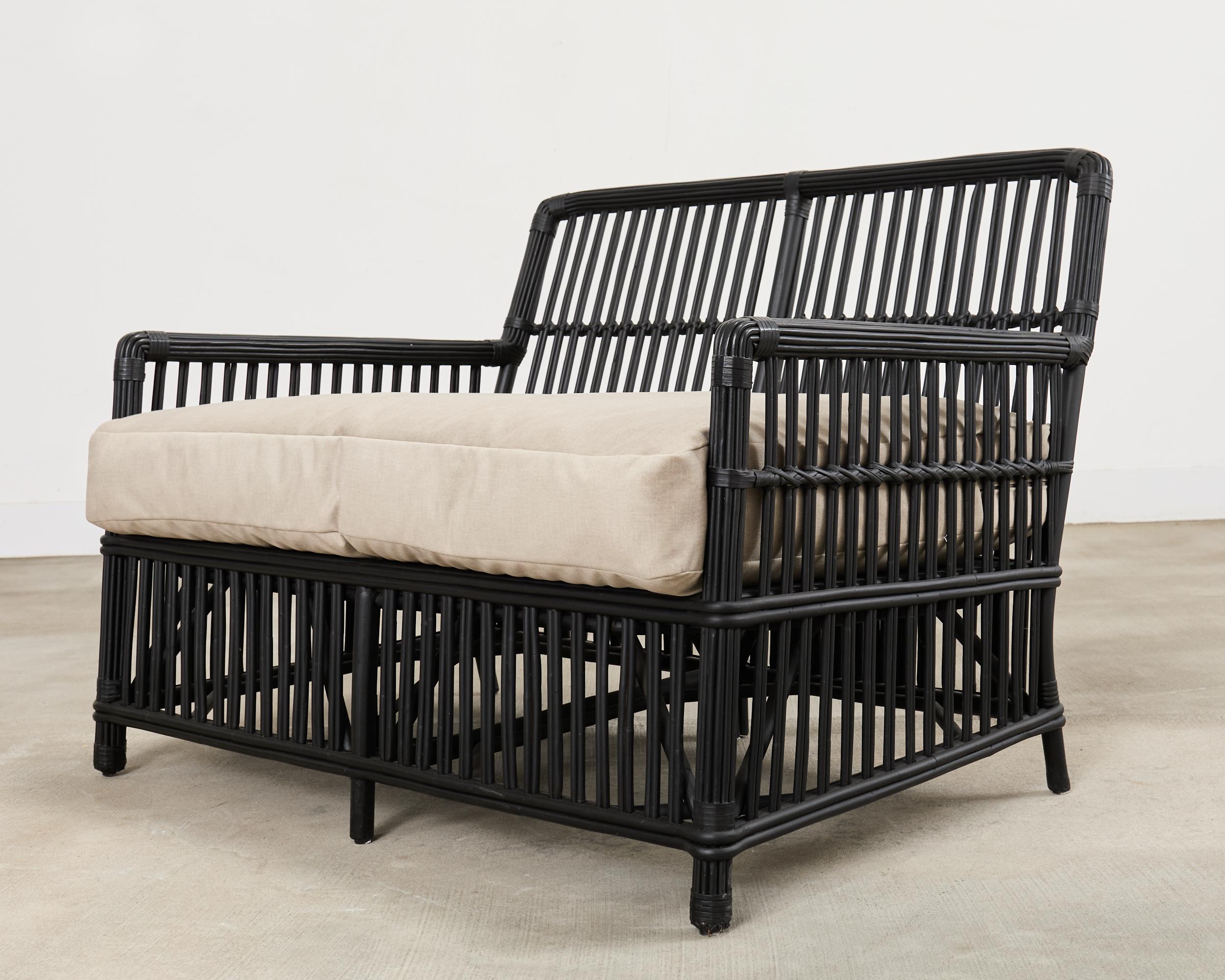 Palecek Art Deco Stil Rattan Bleistift Reed Settee (amerikanisch) im Angebot