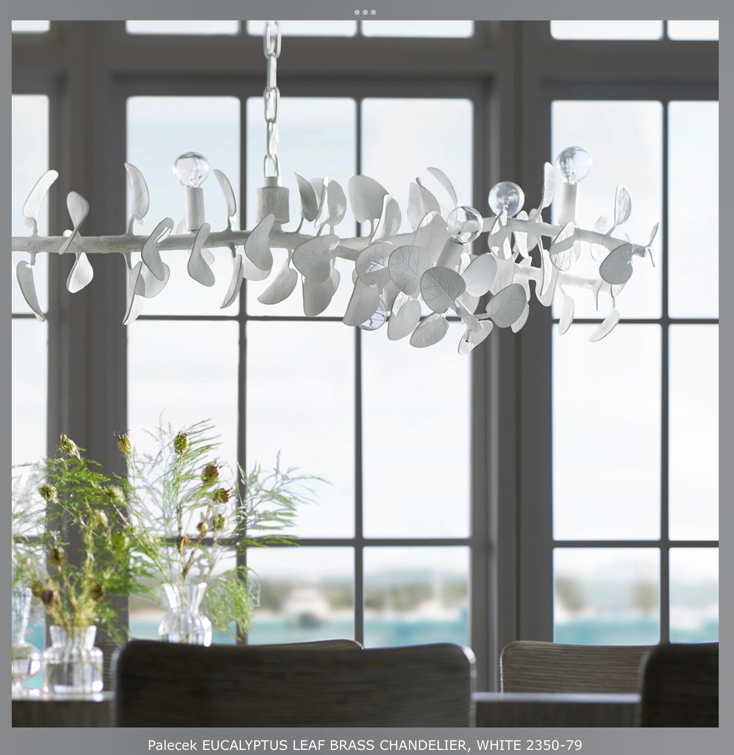 Palecek Lampadario in ottone bianco con foglie di eucalipto In condizioni buone in vendita a Tarrytown, NY