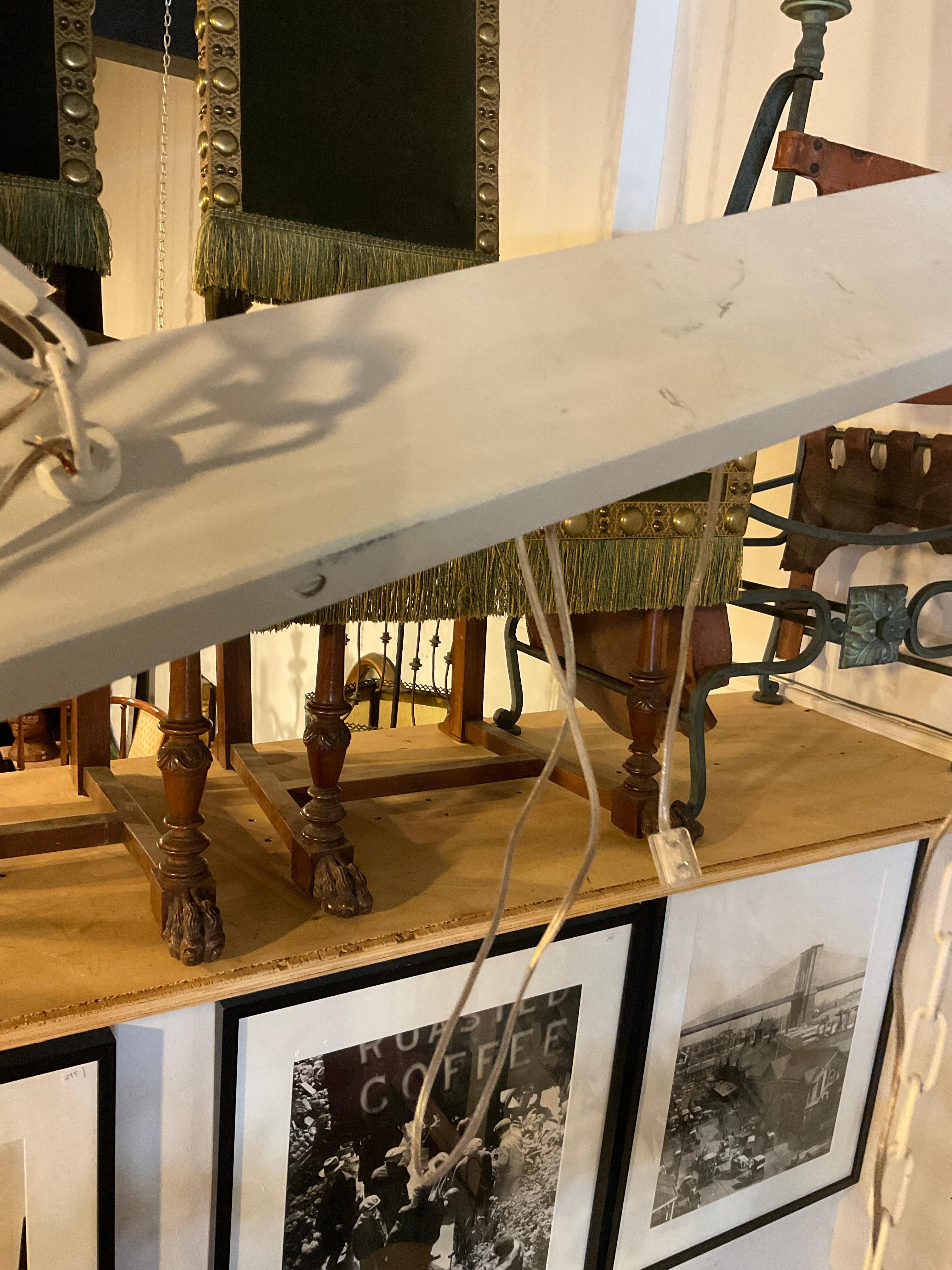 Palecek Lampadario in ottone bianco con foglie di eucalipto in vendita 2