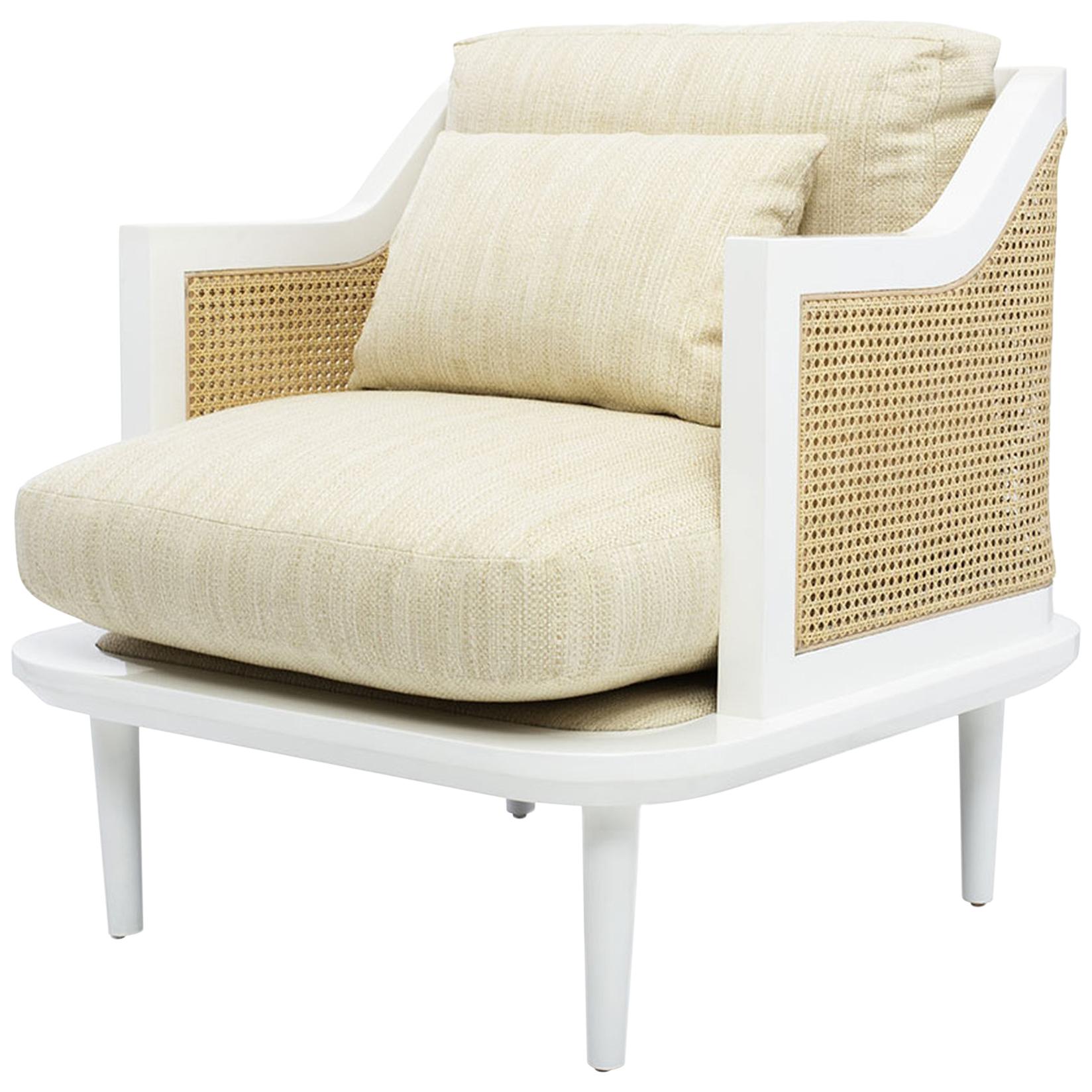 Palisades Accent Chair II in Cloud White & Vanilla by Innova Luxuxy Group For Sale