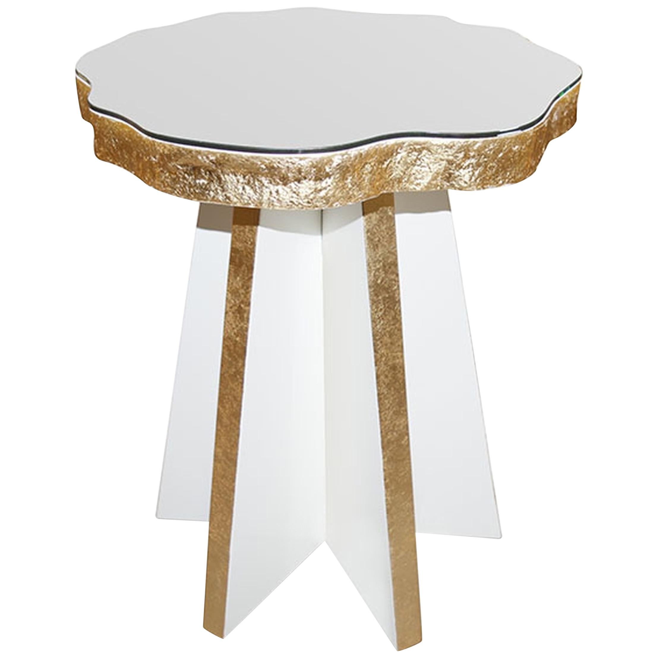 Palisades Accent Table I in Cloud White & Tempered Glass by Innova Luxuxy Group For Sale