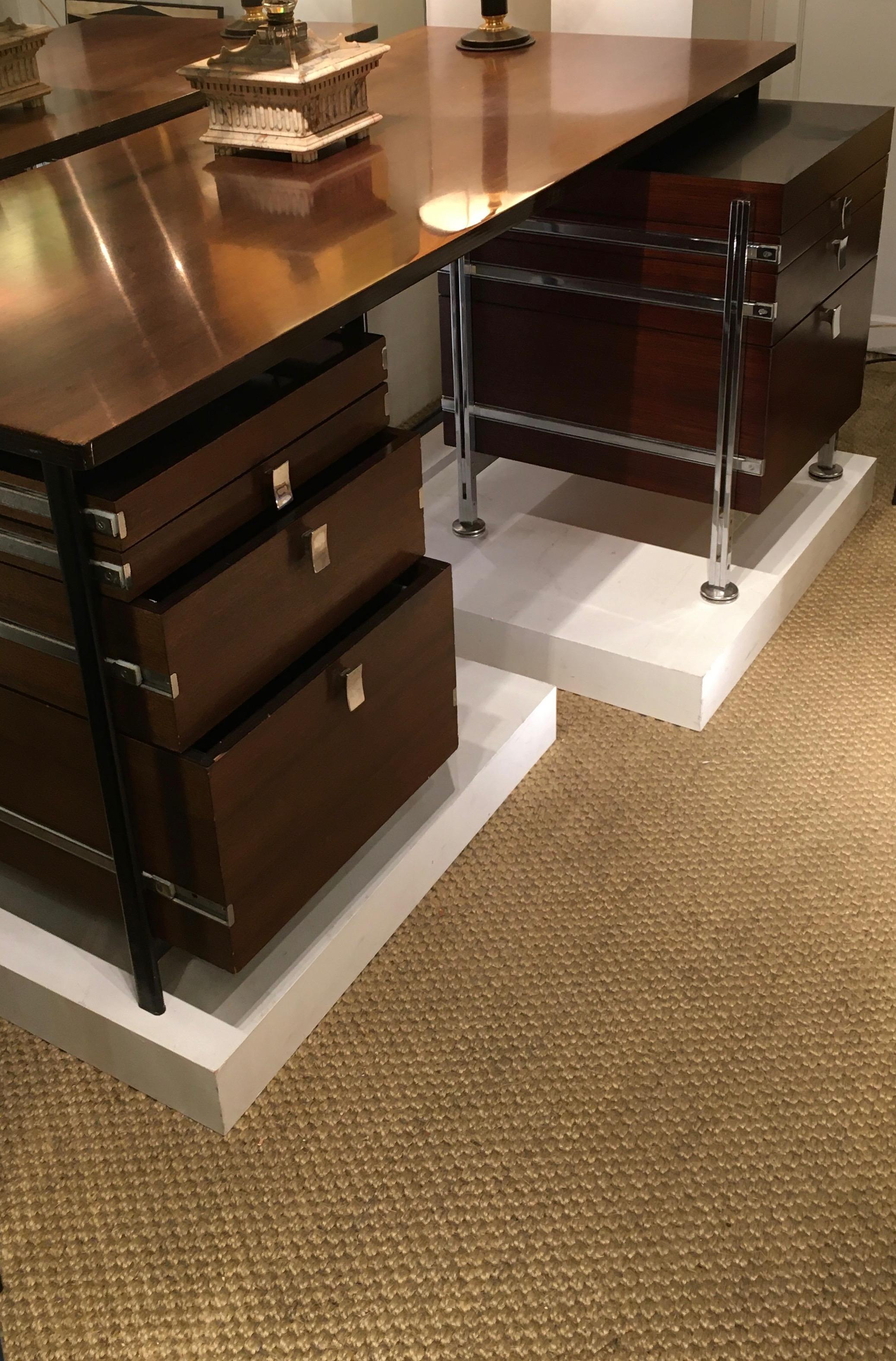 Escritorio de palisandro con mueble de tres cajones de Jules Wabbes, Bélgica, 1960 en venta 12