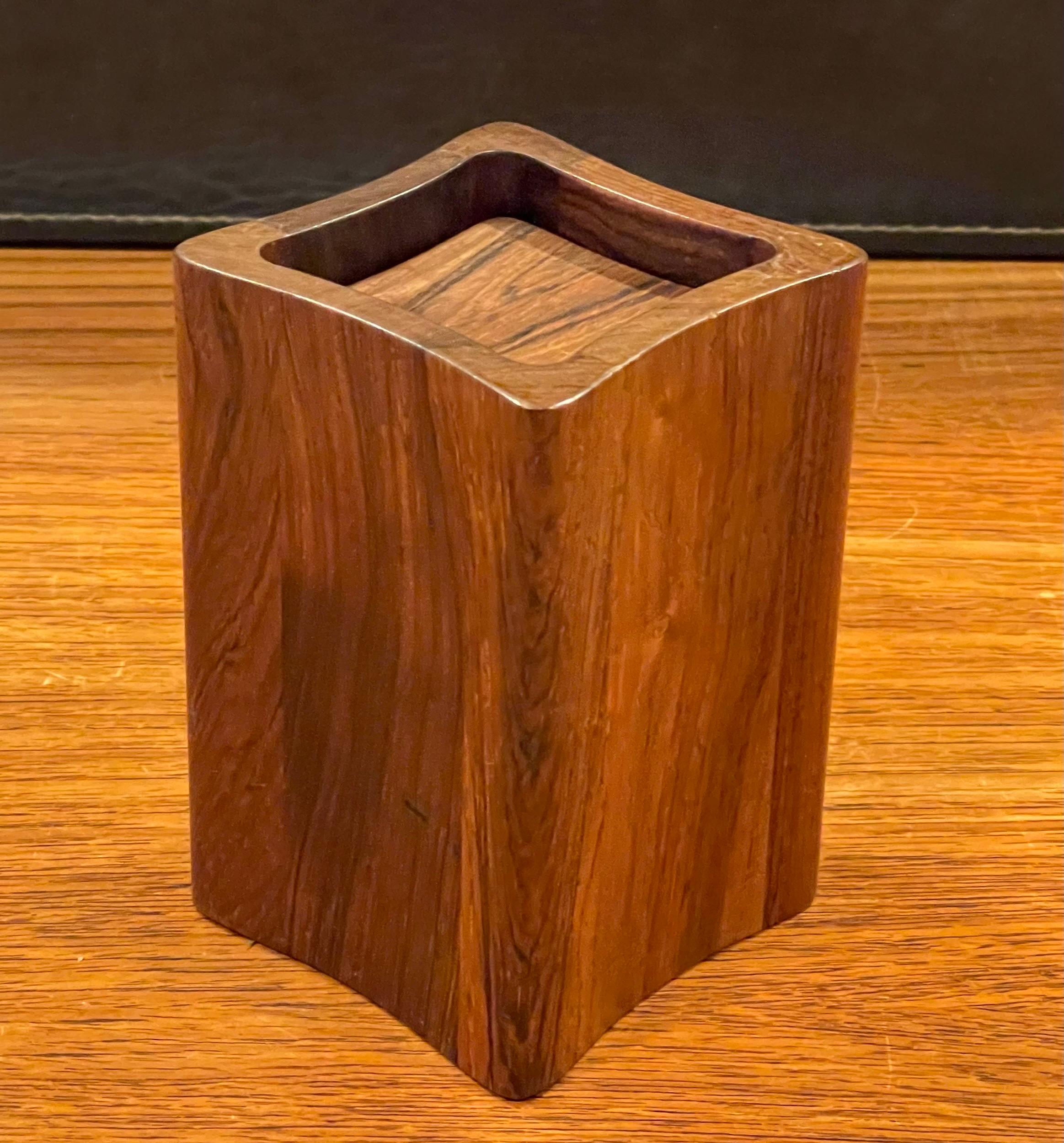  Boîte/ Humidificateur en palissandre et bois de rose de Jens Quistgaard pour Dansk Rare Woods Bon état - En vente à San Diego, CA