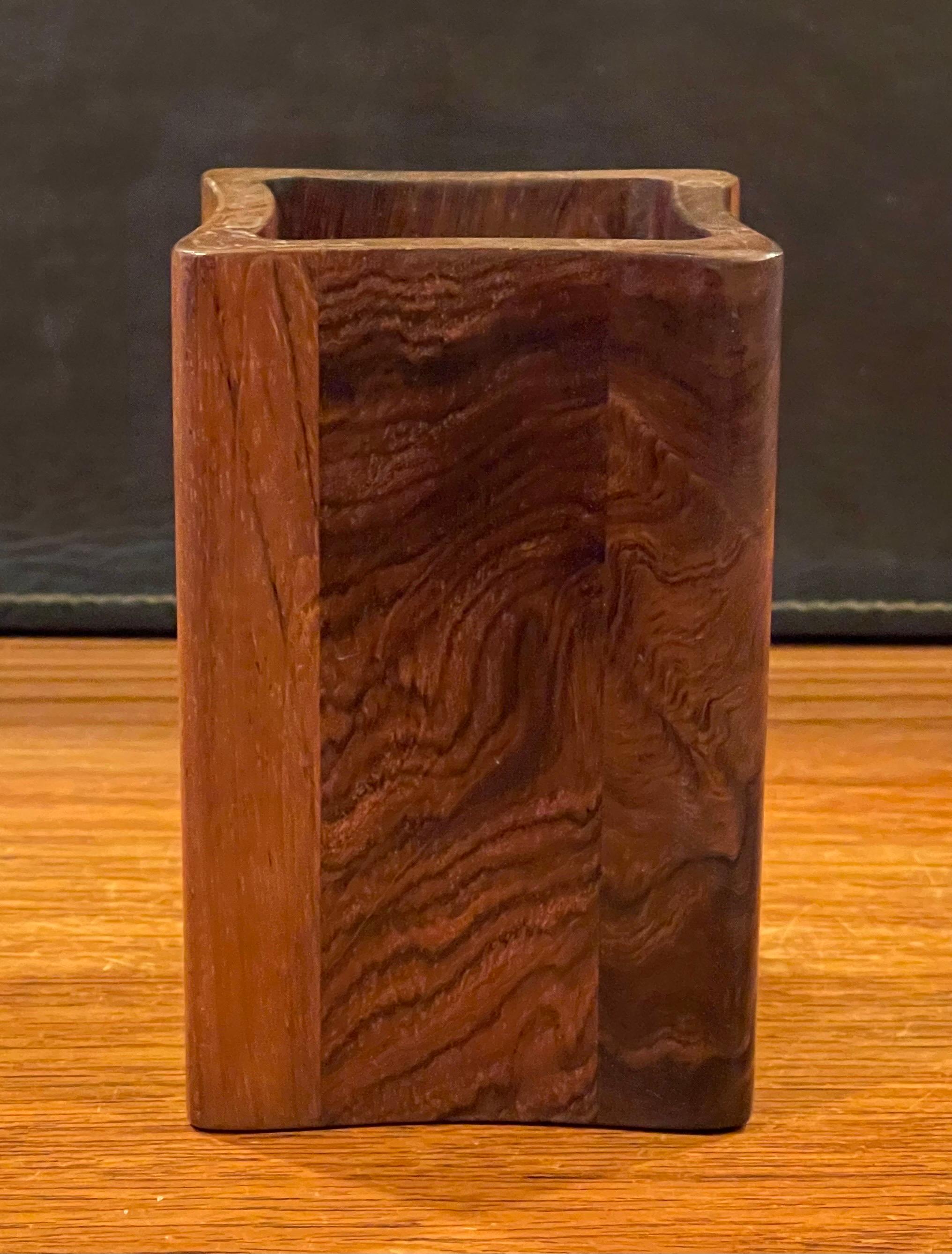  Boîte/ Humidificateur en palissandre et bois de rose de Jens Quistgaard pour Dansk Rare Woods en vente 1