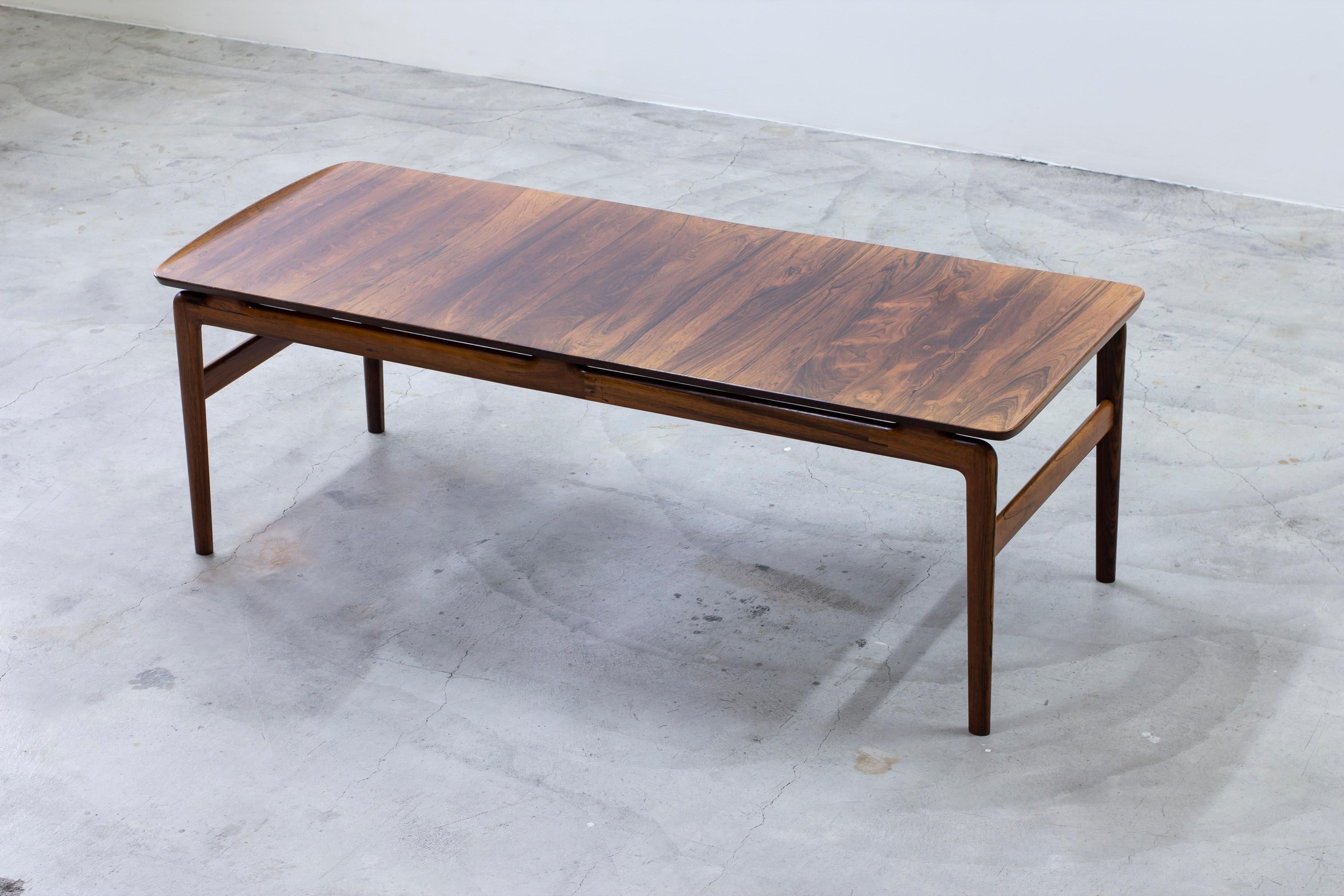 Palisander sofa table by Peter Hvidt & Orla Mølgaard Nielsen. France & Søn In Good Condition For Sale In Hägersten, SE