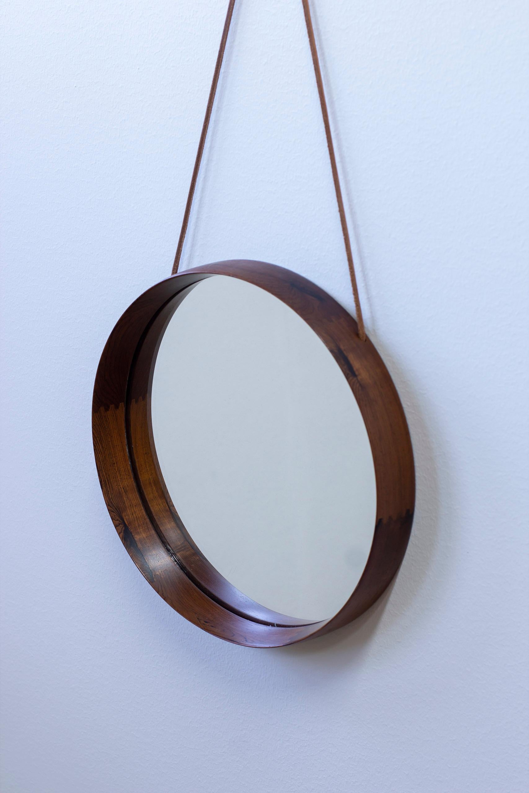 Palisander wall mirror 415 by Uno & Östen Kristiansson for Luxus, Sweden In Good Condition For Sale In Hägersten, SE