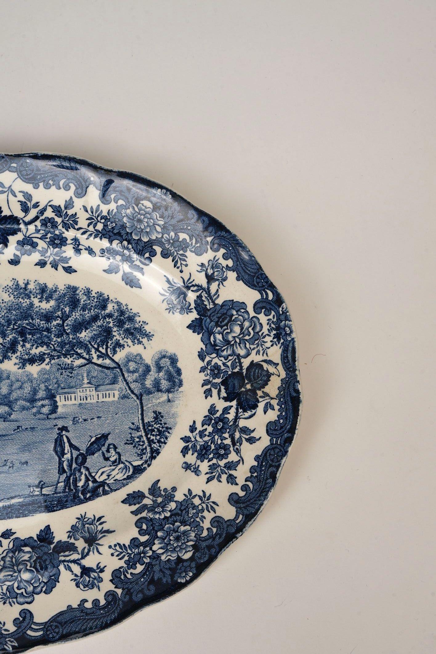 Vernissé Plat ovale bleu et blanc 
