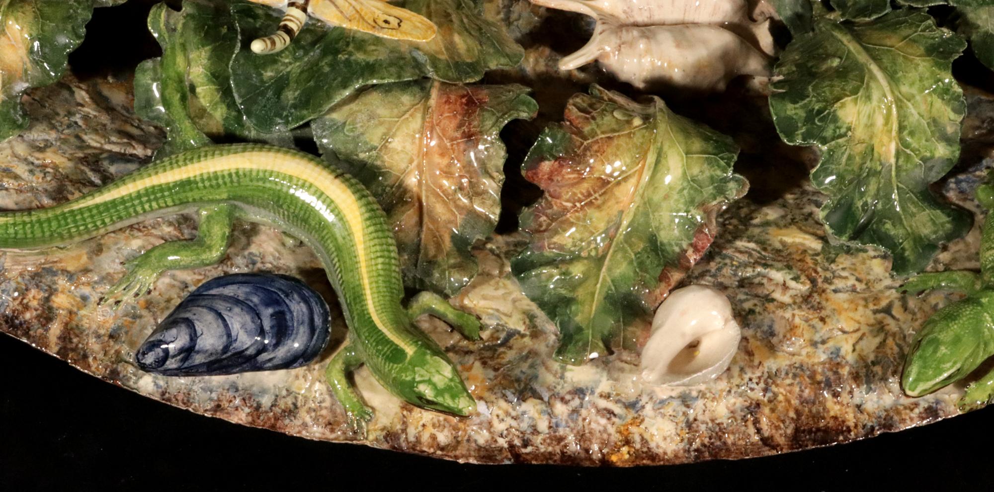 Caricatore Trompe L'Oeil in ceramica maiolica Palissy Ware di Christine Viennet In condizioni buone in vendita a Downingtown, PA