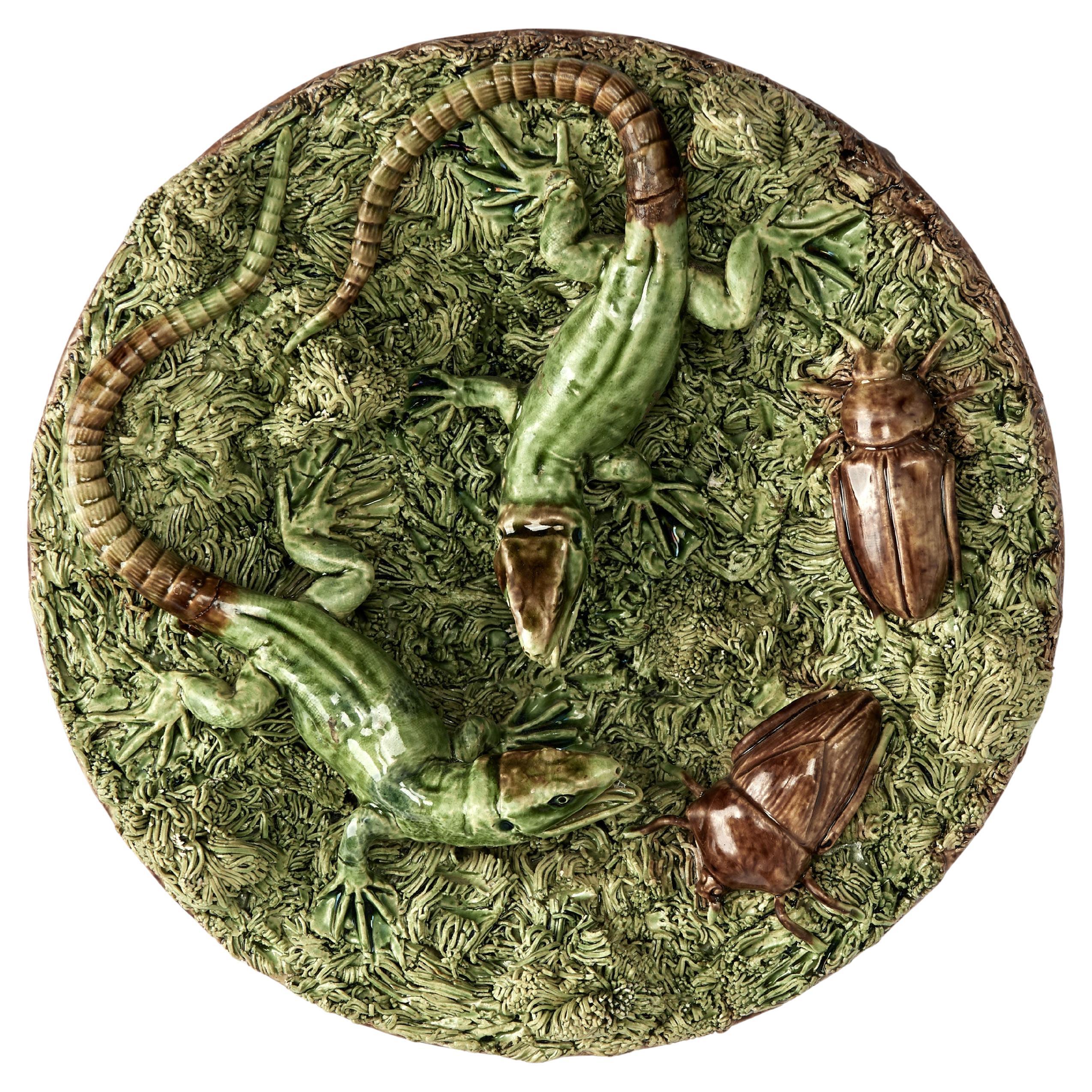 Poterie portugaise en majolique de Mafra de style Palissy Ware avec lézards et insectes en vente
