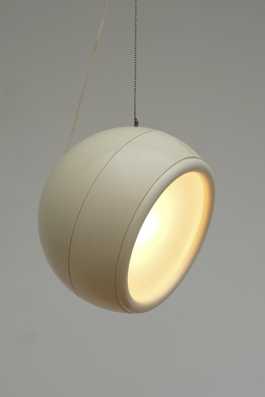 white modern Pallade Lamp by Studio Tetrarch for Artemide For Sale 6