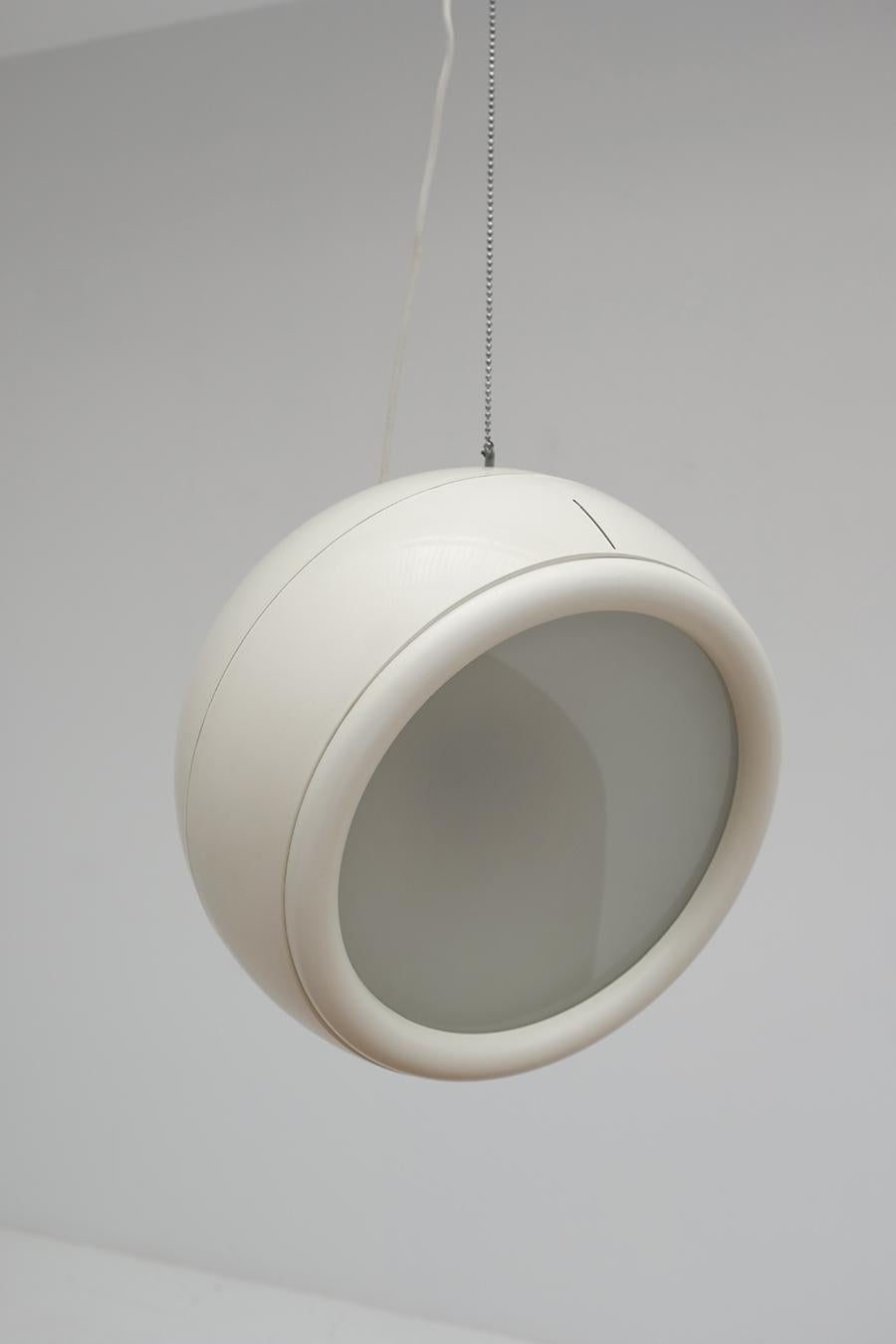 white modern Pallade Lamp by Studio Tetrarch for Artemide For Sale 2