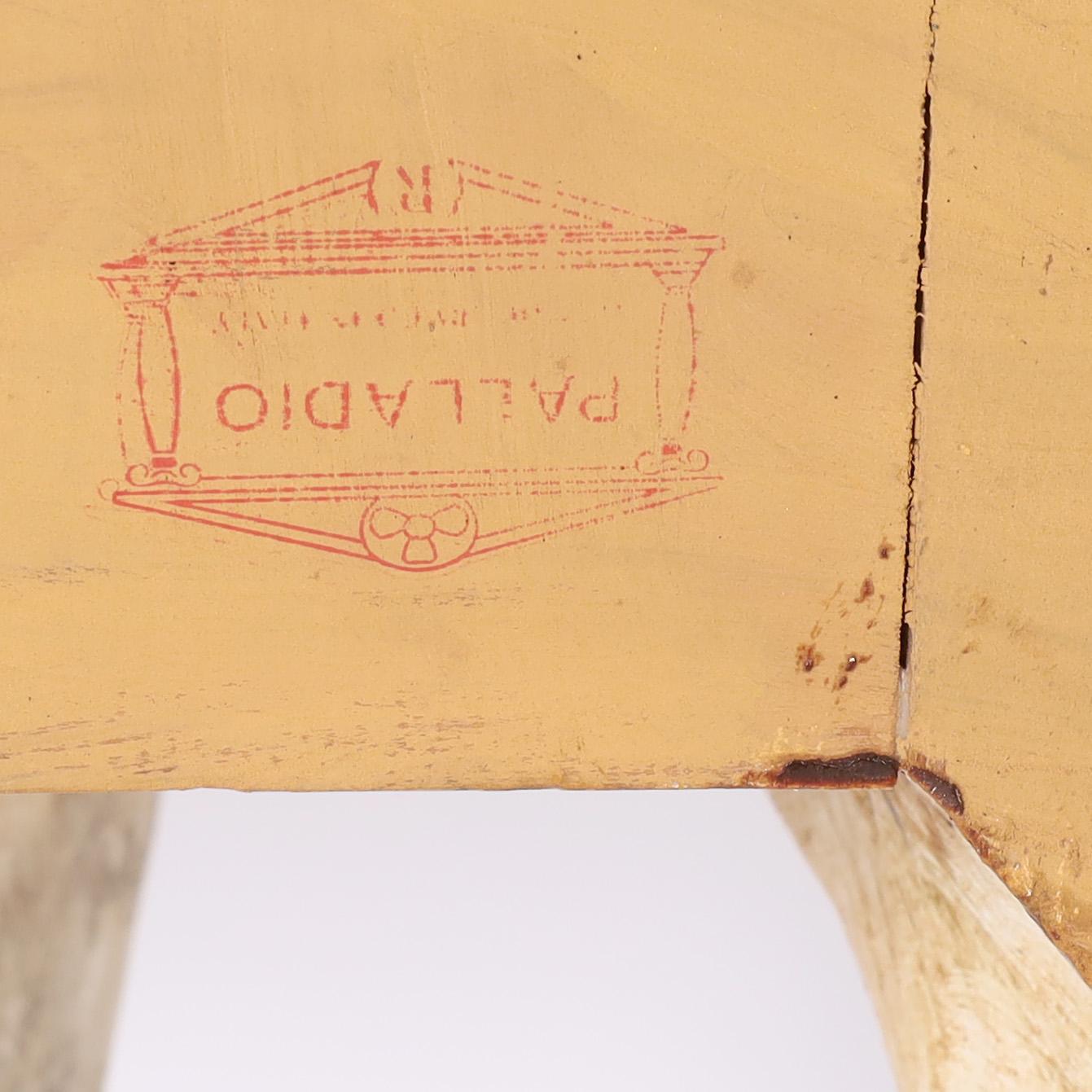 Consola Palladio Antigua Italiana Madera Tallada Faux Coral en venta 4
