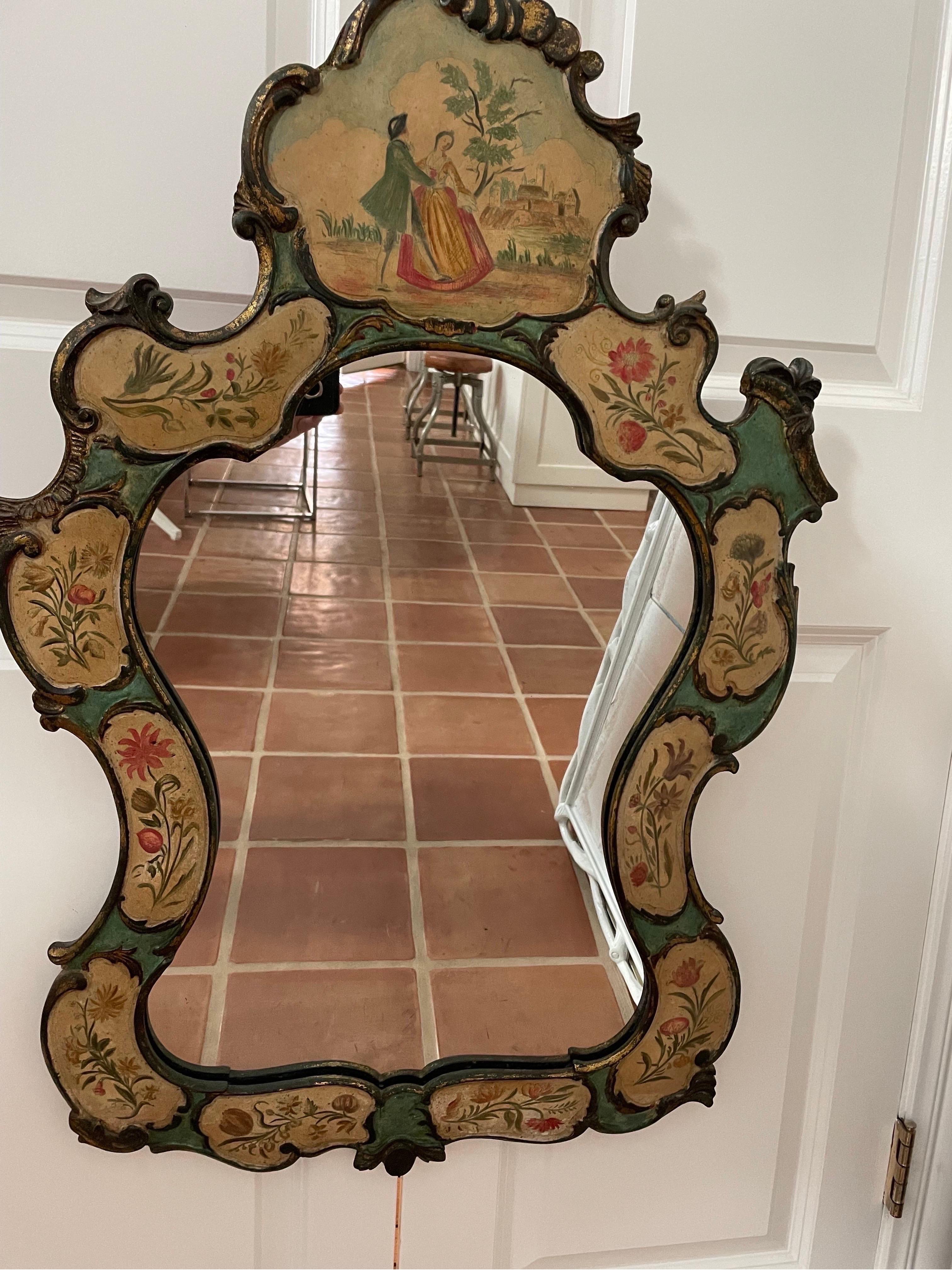 Voici un magnifique miroir en bois italien peint à la main et estampillé Palladio au dos. 
Il date des années 1960-70 et est en très bon état.