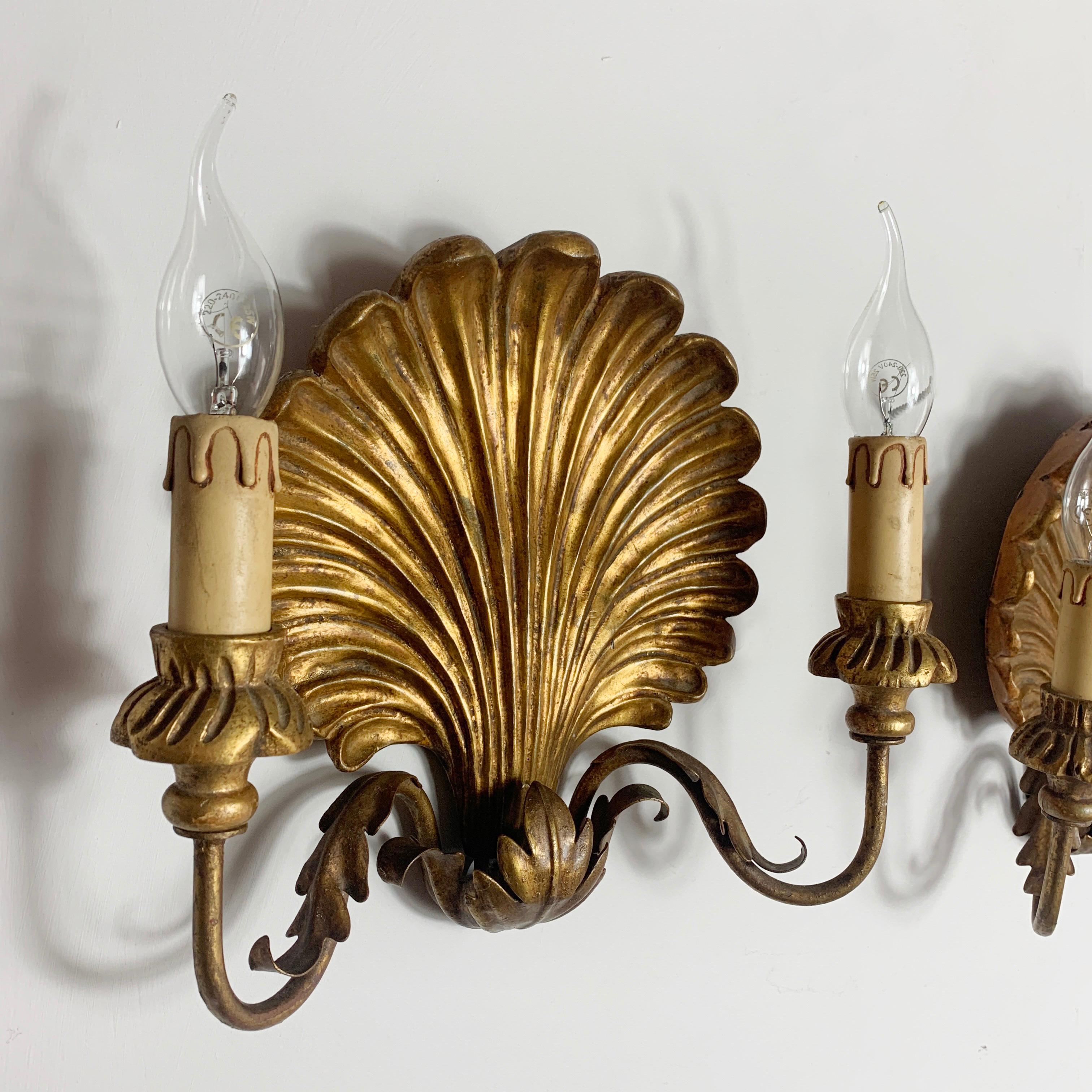 Mid-Century Modern Palladio Italian Gilt Wooden Shell Wall Lights, 1950s