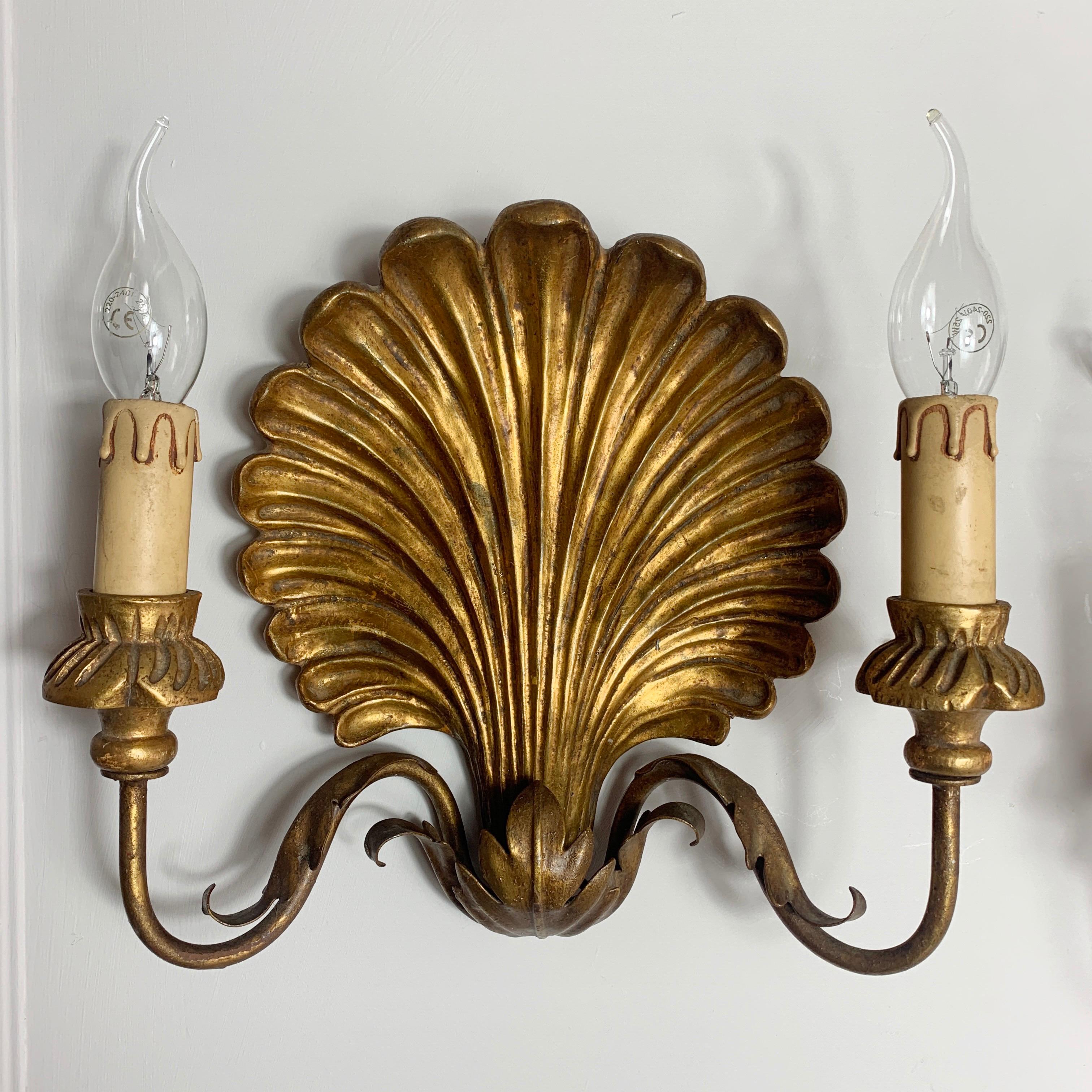 Metal Palladio Italian Gilt Wooden Shell Wall Lights, 1950s