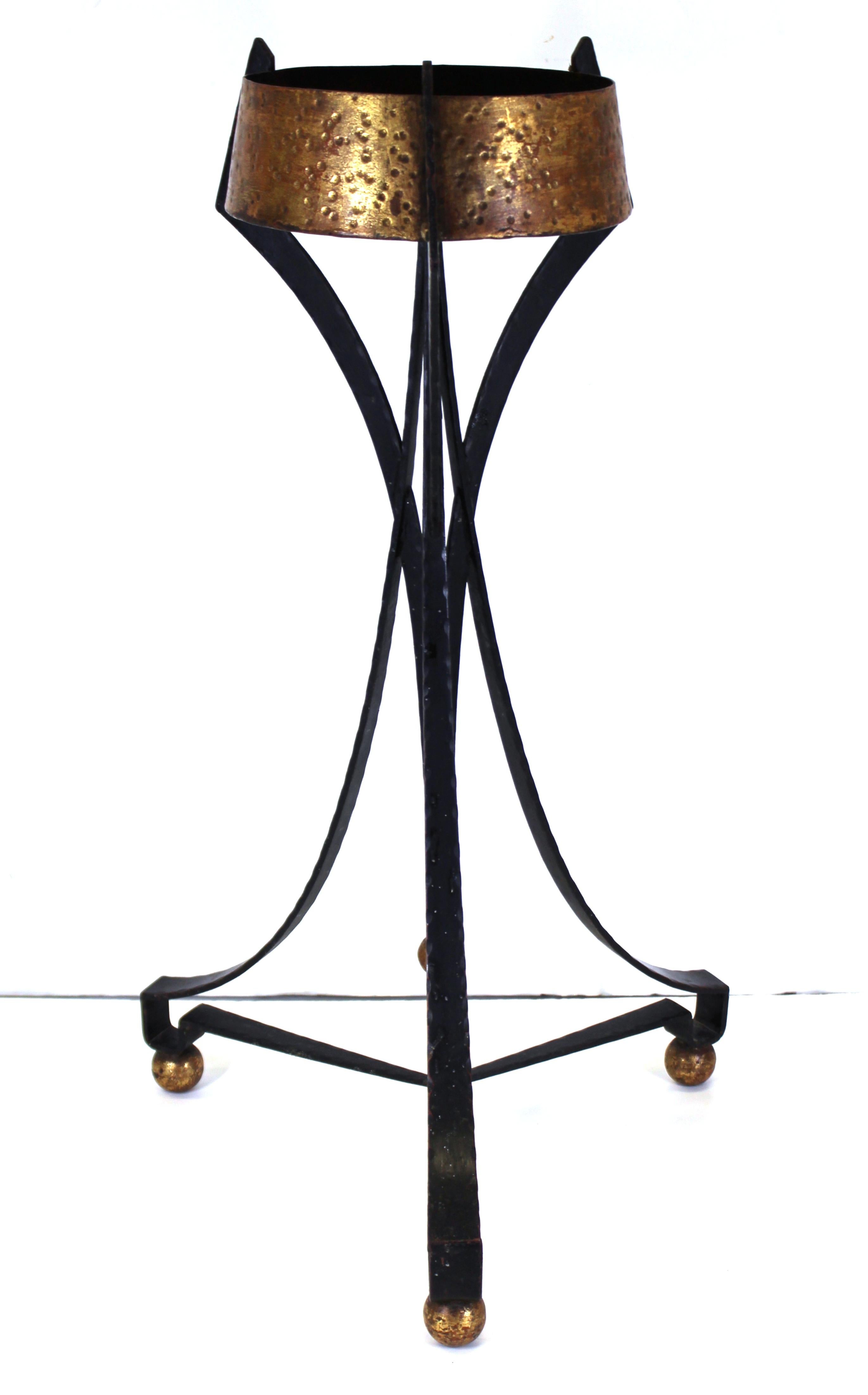 Palladio Italian Mid-Century Modern Wrought and Gilt Iron Plantstand In Good Condition For Sale In New York, NY