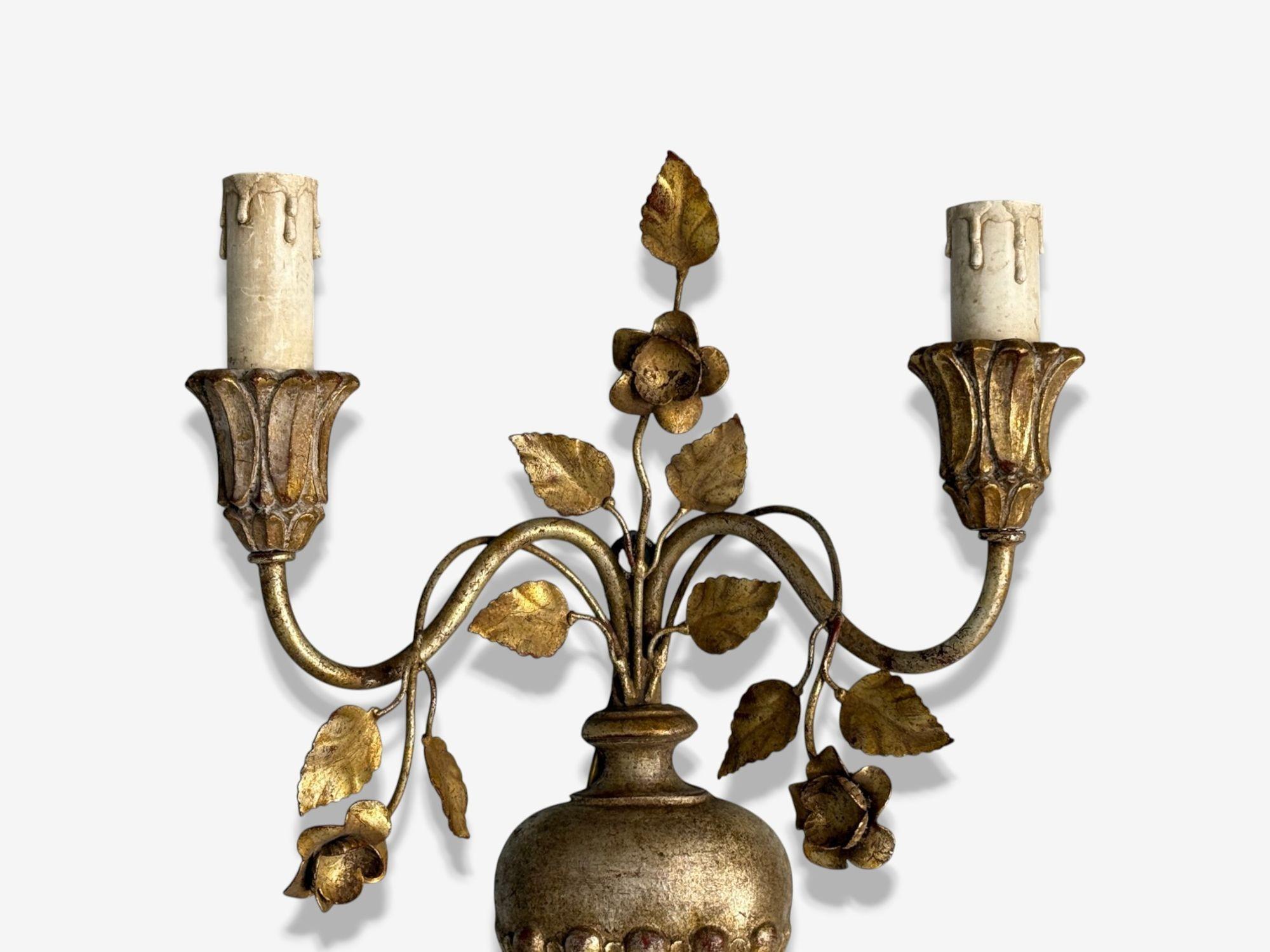 Palladio, neoclásico italiano, madera dorada, pan de plata, apliques de pared, Italia, 1974 en Bueno estado para la venta en Manhasset, NY
