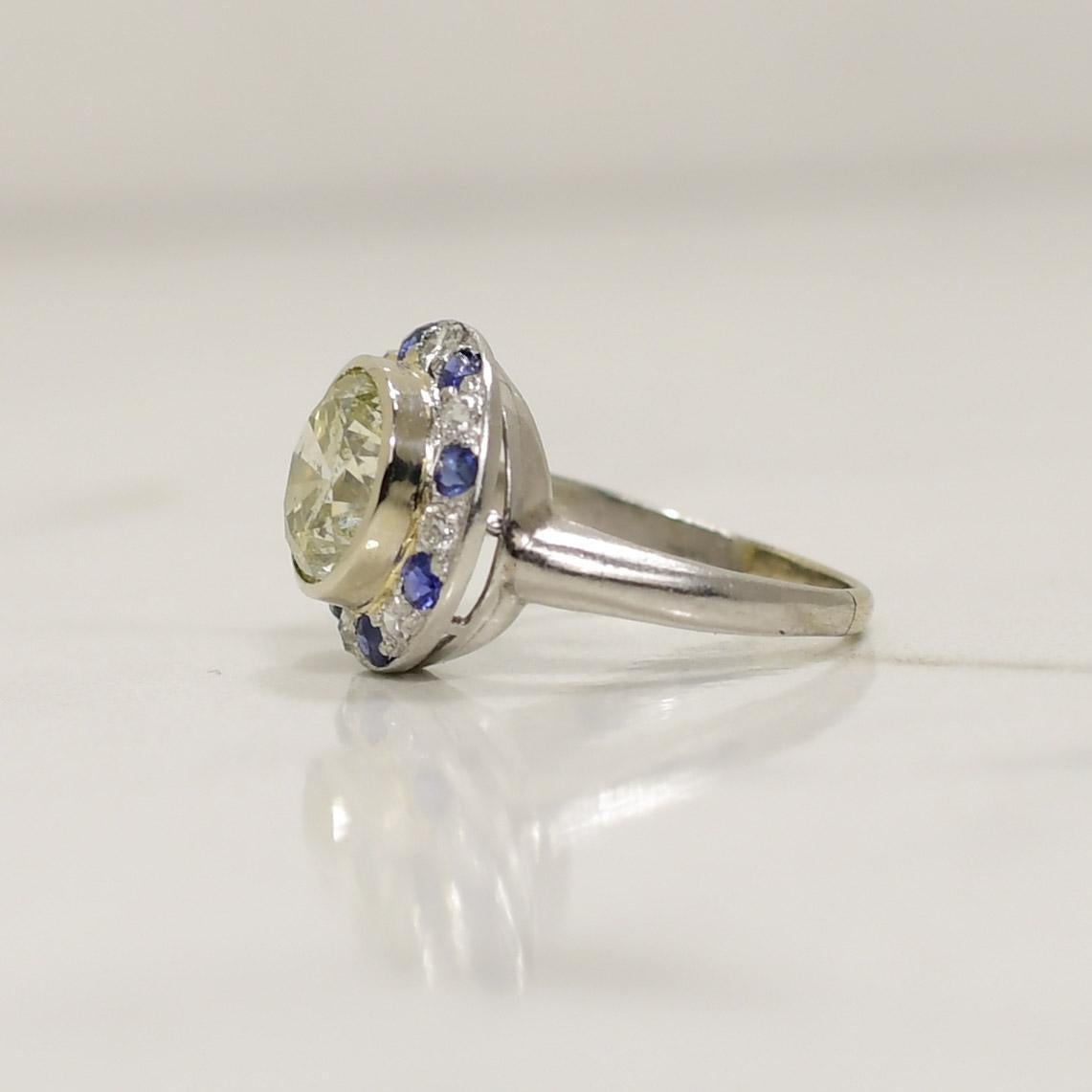 Palladium 2.44 CTW Diamond and Sapphire Vintage Ring In Good Condition For Sale In Addison, TX