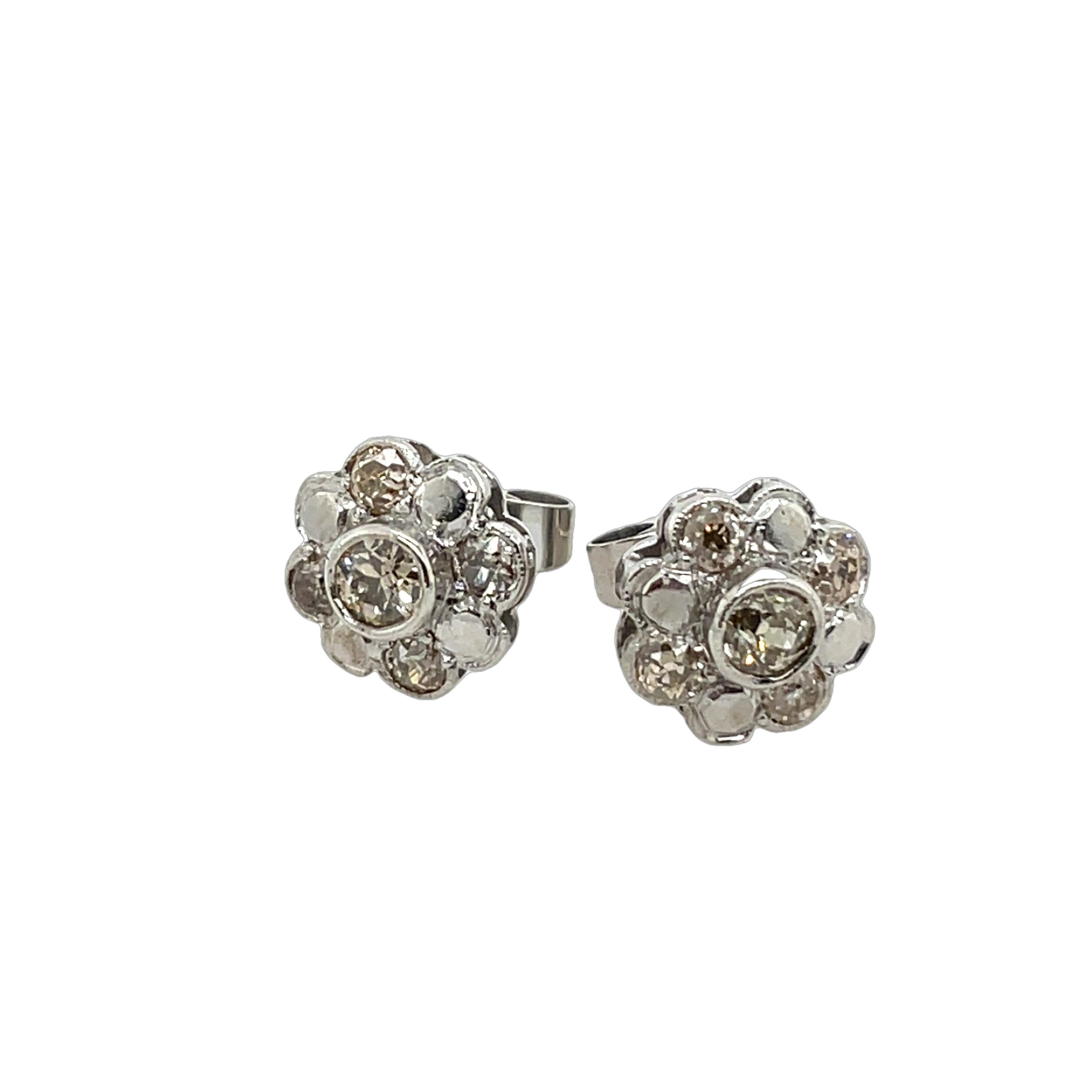 Orecchini a grappolo con diamanti in palladio, con diamanti naturali da 0,80 ct. In condizioni ottime in vendita a London, GB