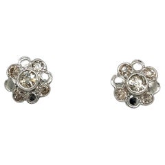 Orecchini a grappolo con diamanti in palladio, con diamanti naturali da 0,80 ct.