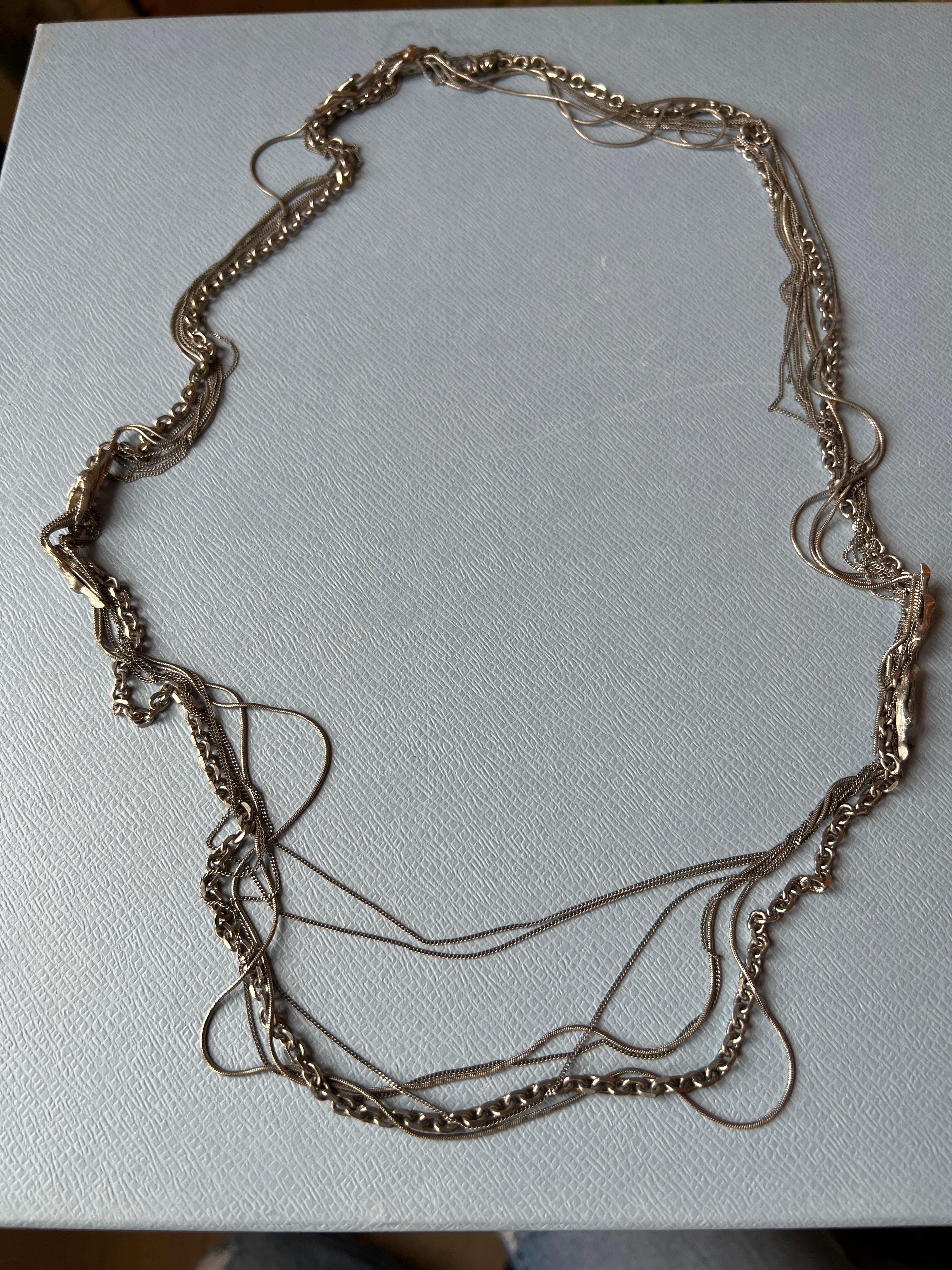 Collana lunga a catena multipla Piedi di uccello smaltati Palladio Vintage in vendita 1