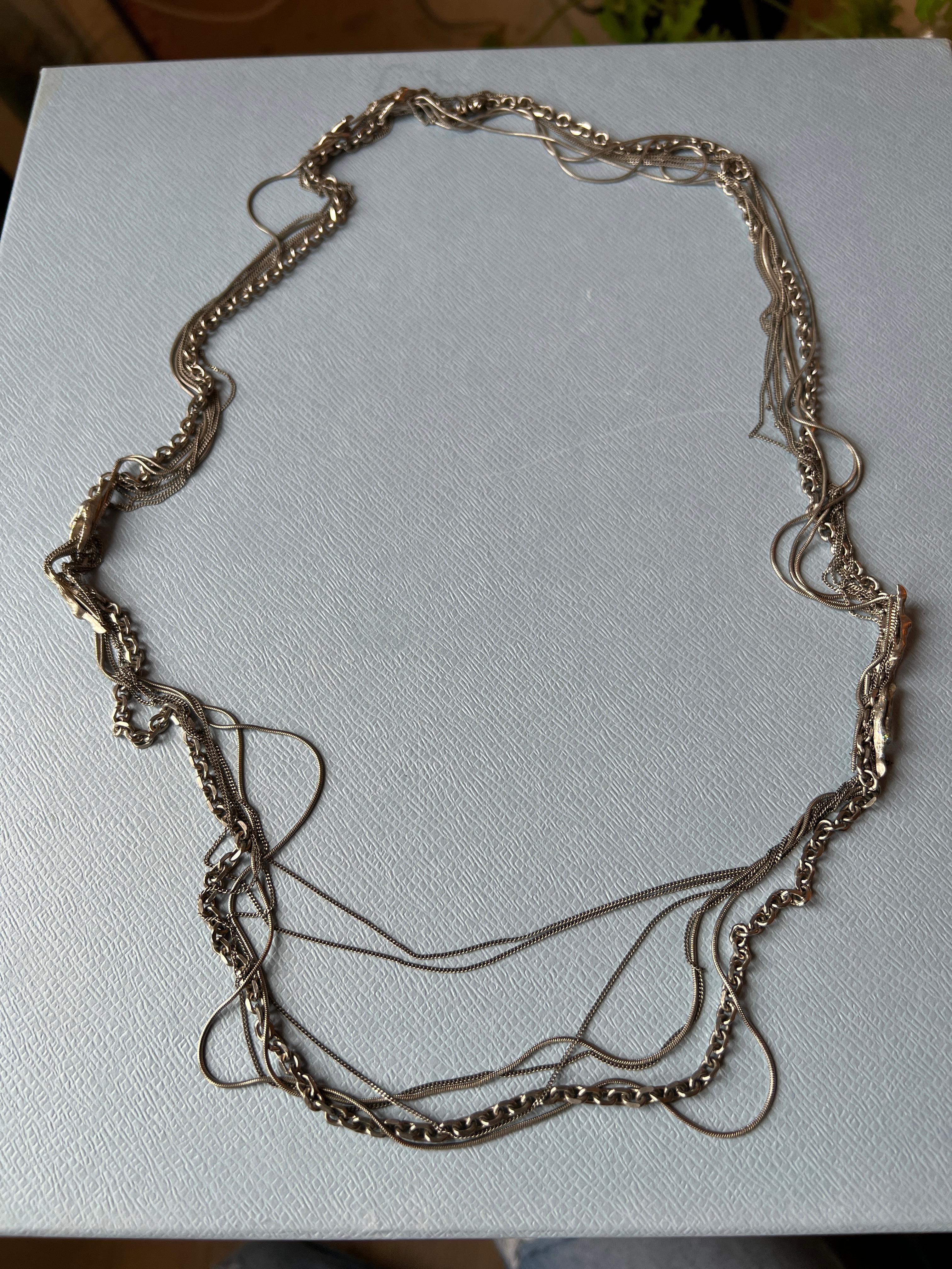 Collana lunga a catena multipla Piedi di uccello smaltati Palladio Vintage in vendita 2