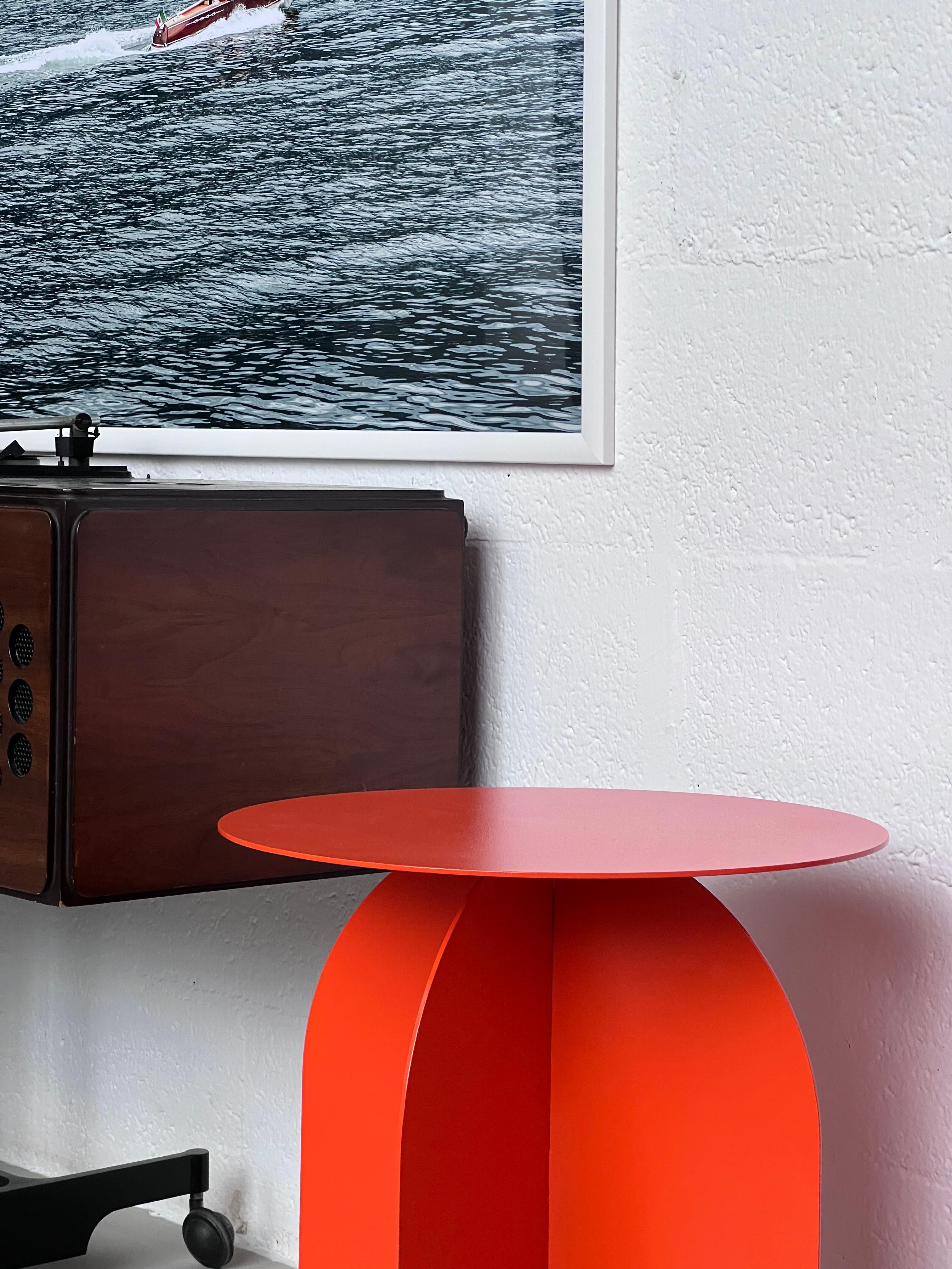 italien Table d'appoint Arches orange, fabriquée en Italie, années 1970  en vente