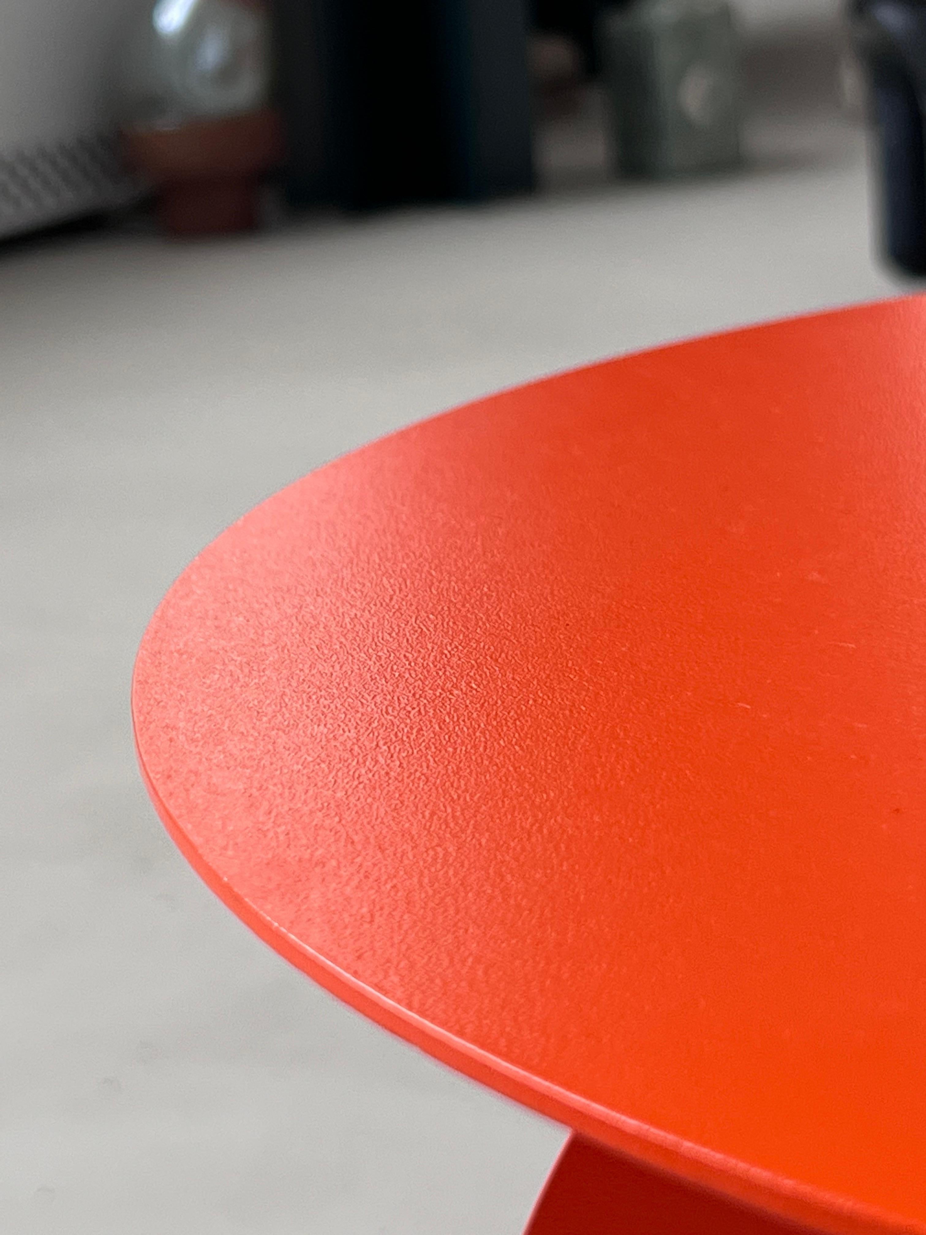 Métal Table d'appoint Arches orange, fabriquée en Italie, années 1970  en vente