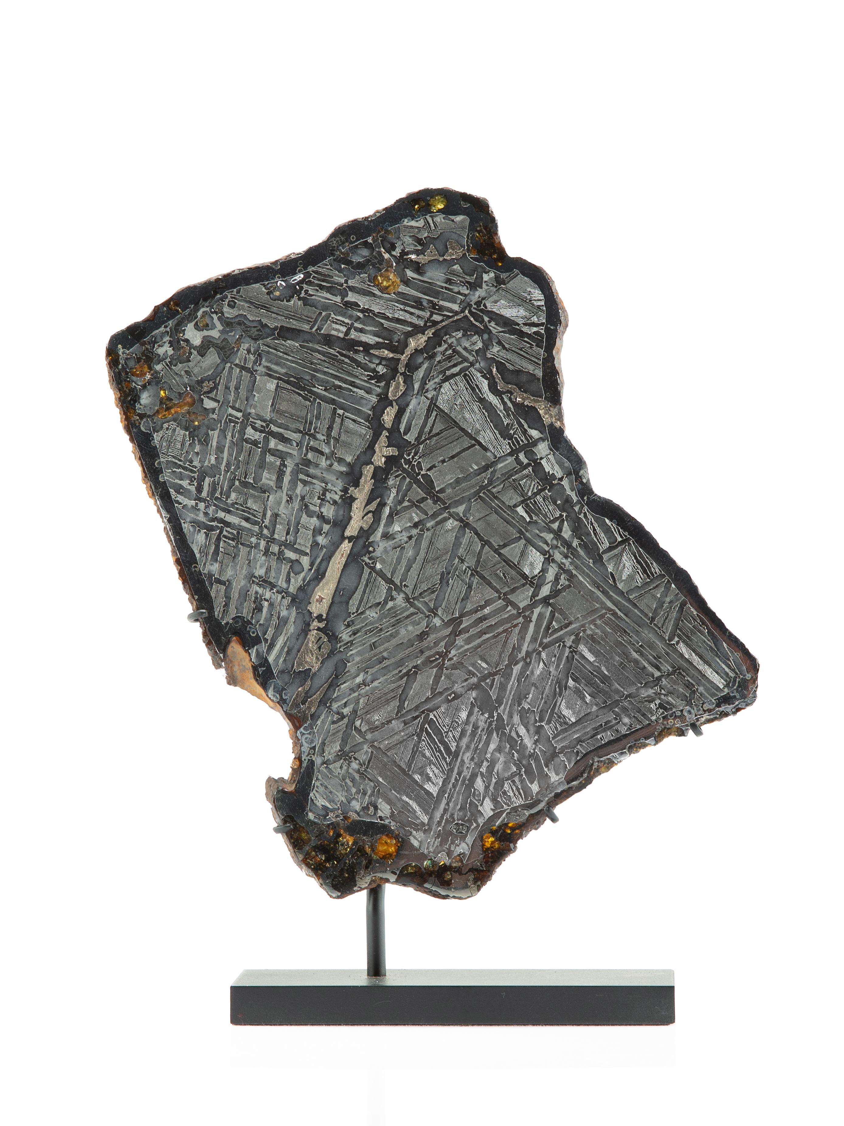 Fer Pallasite Meteorite sur base en métal faite sur mesure en vente
