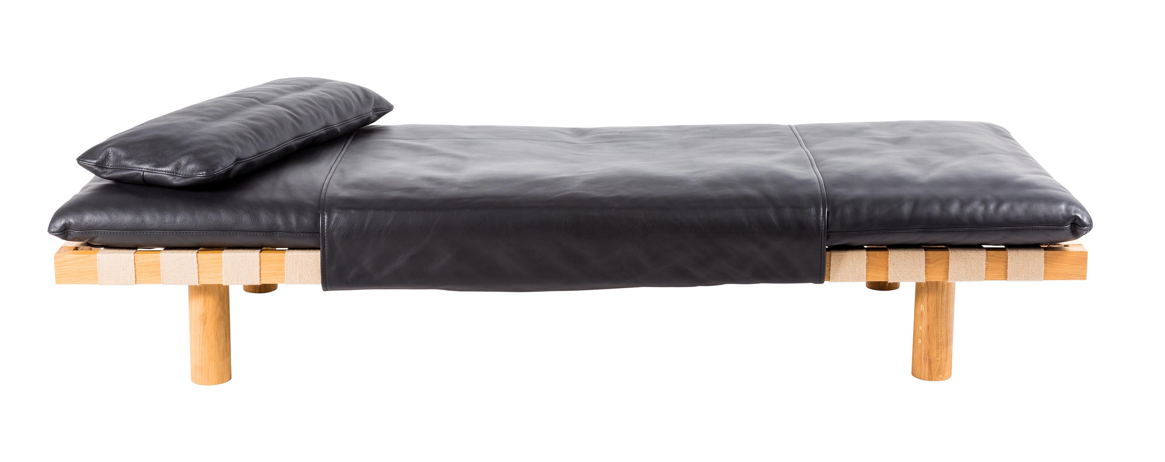 Pallet black leather nature day bed by Pulpo
Dimensions: D200 x W80 x H29 cm
Materials: fabric/leather, foam and wood

Also available in different colours and finishes.

Thinking about the first significant furniture for pulpo with the typical
