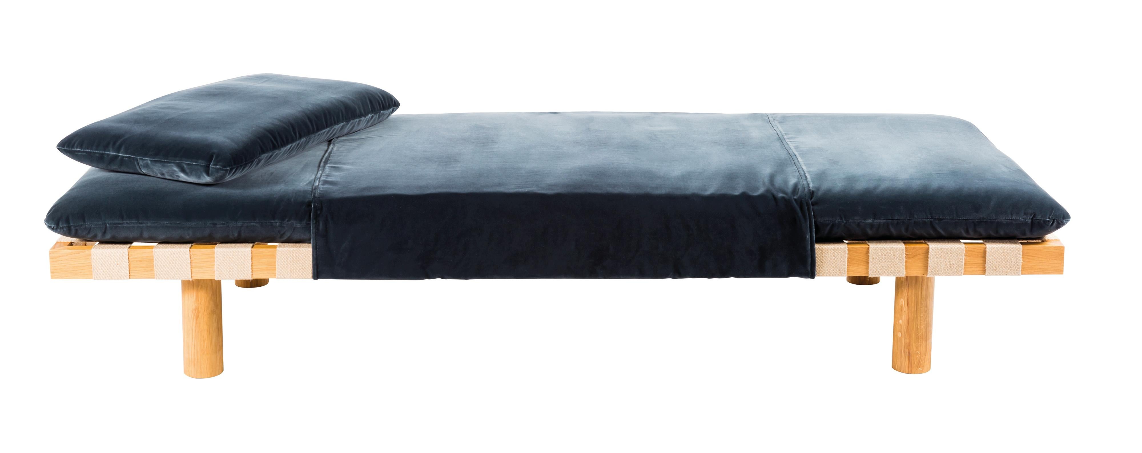 Pallet Dark Grey Velvet Black Day Bed by Pulpo 3