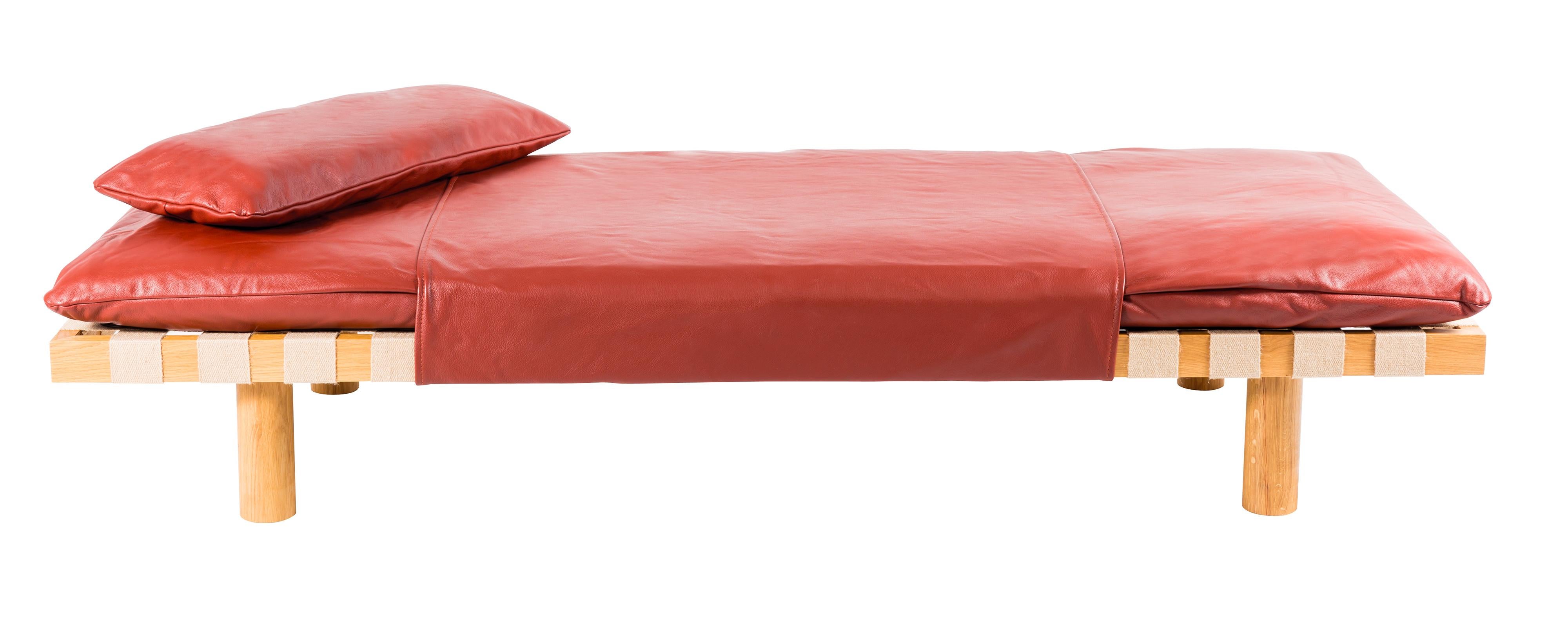 Pallet Dirty Pinkes schwarzes Tagesbett aus Samt von Pulpo im Zustand „Neu“ im Angebot in Geneve, CH