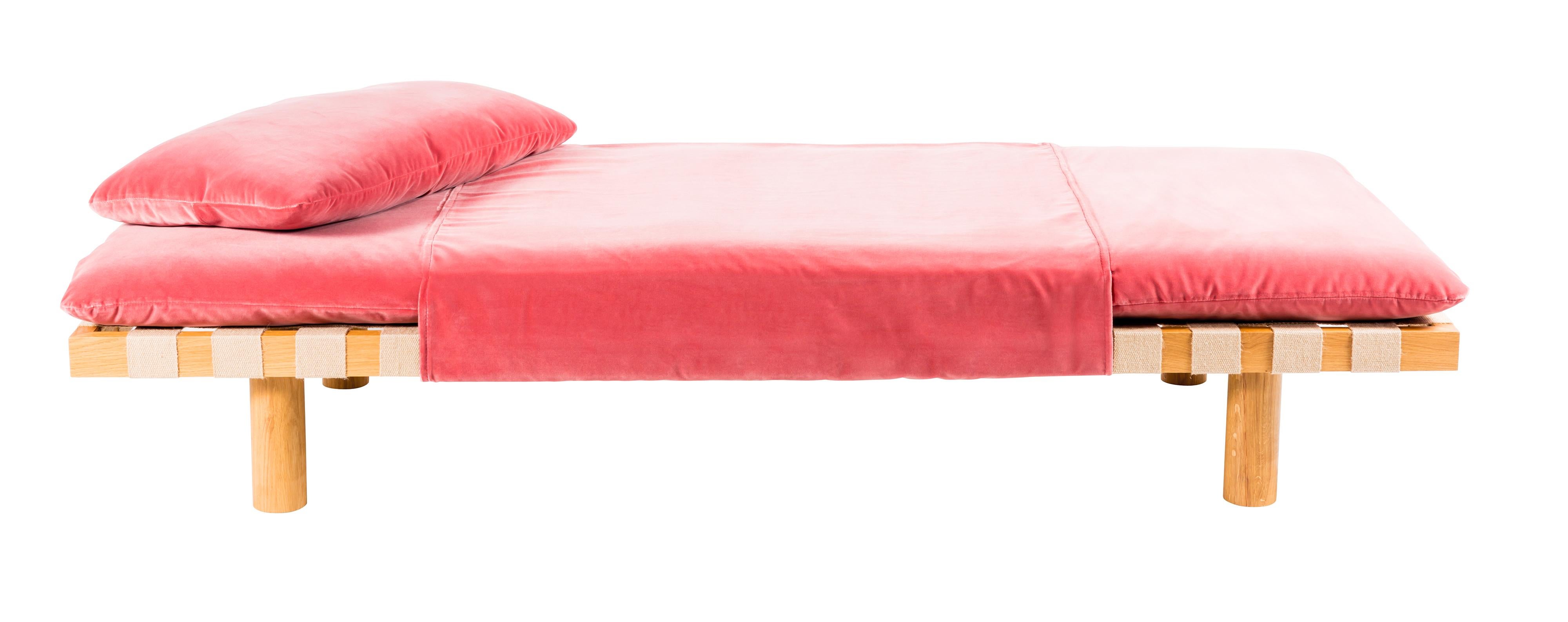 Pallet dirty pink velvet nature day bed by Pulpo
Dimensions: D200 x W80 x H29 cm
Materials: fabric/leather, foam and wood

Also available in different colors and finishes.

Thinking about the first significant furniture for pulpo with the