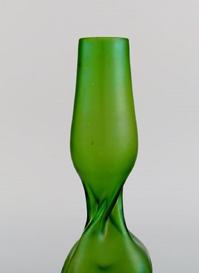 Pallme-König Art Nouveau vase in green mouth-blown art glass. Approx. 1910
Measures: 25 x 11 cm.
In excellent condition.