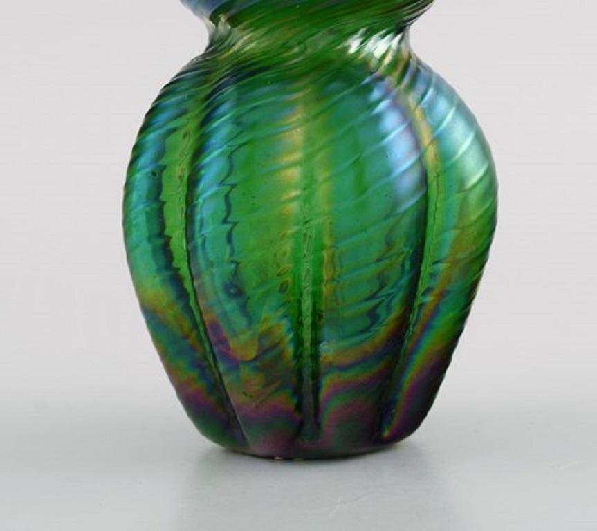 Autrichien Vase Art Nouveau Pallme-Knig en verre d'art pressé vert, App. 1900 en vente