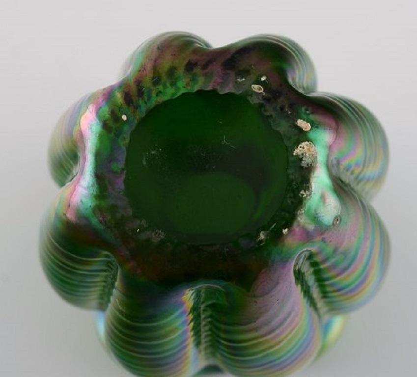Début du 20ème siècle Vase Art Nouveau Pallme-Knig en verre d'art pressé vert, App. 1900 en vente