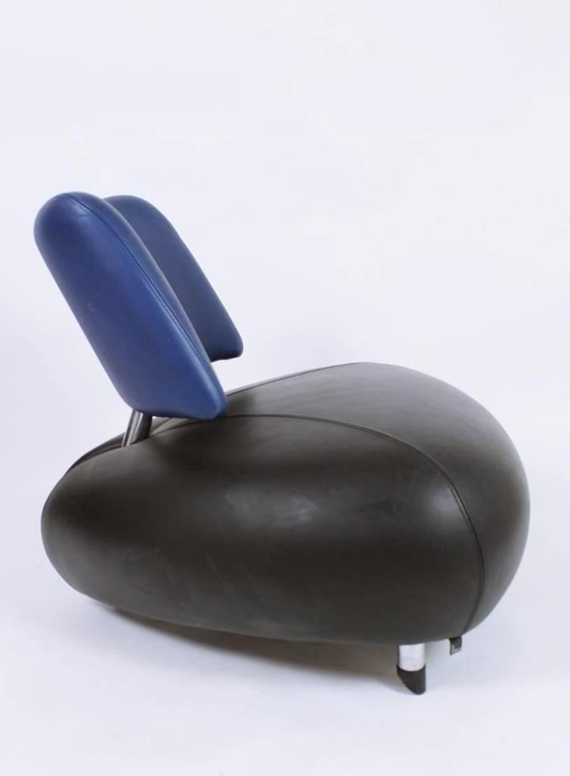 Humour and design
The icon of Leolux. The sitting ball specially designed in 1989 for the House of the Future is even now still as futuristic and humorous. And maybe so successful because of that. Pallone is personality, the perfect eye-catcher for