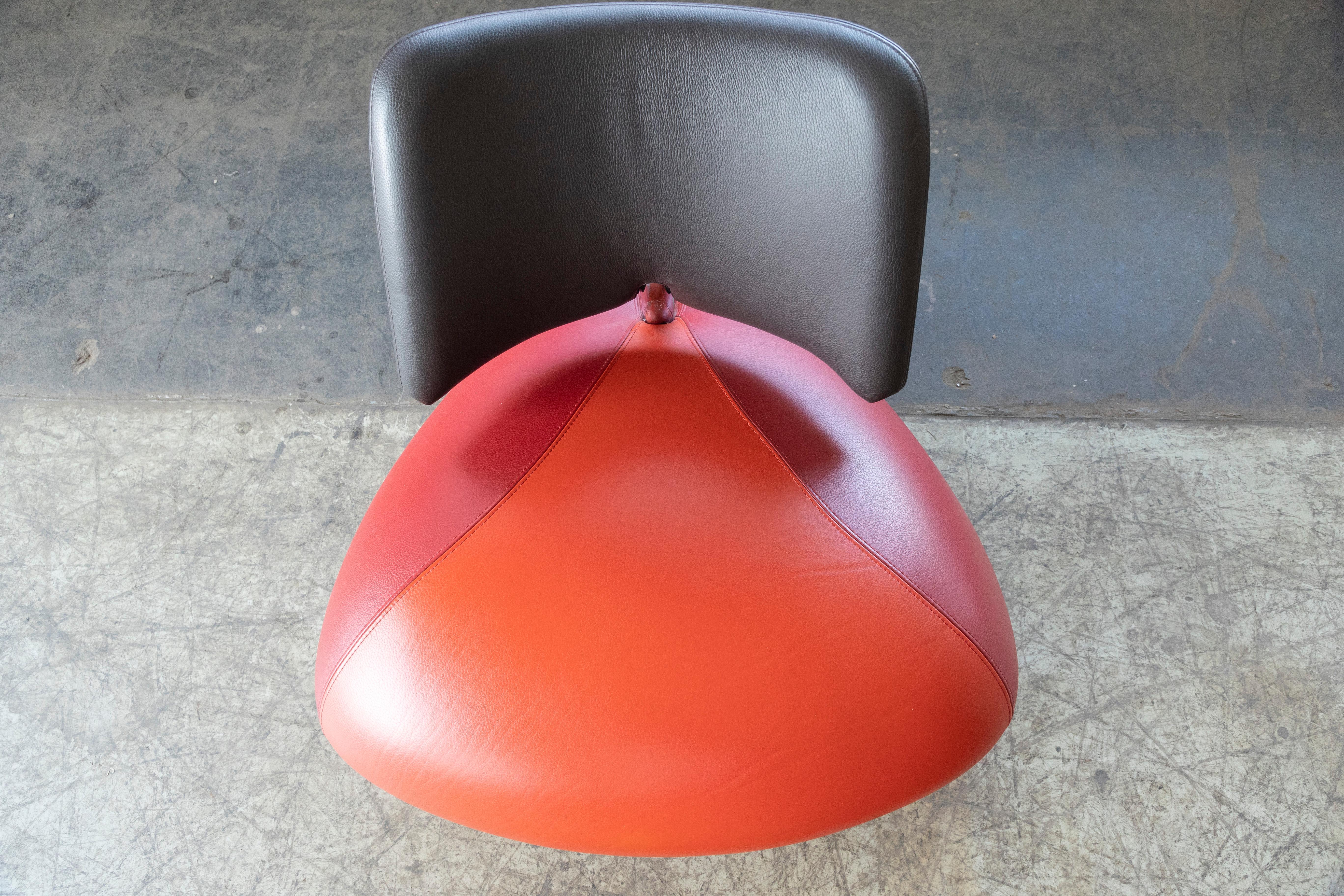 Pallone Pa Kingfisher Lounge Chair in Tri-Color Leather by Leolux, ca. 1990 In Good Condition In Bridgeport, CT