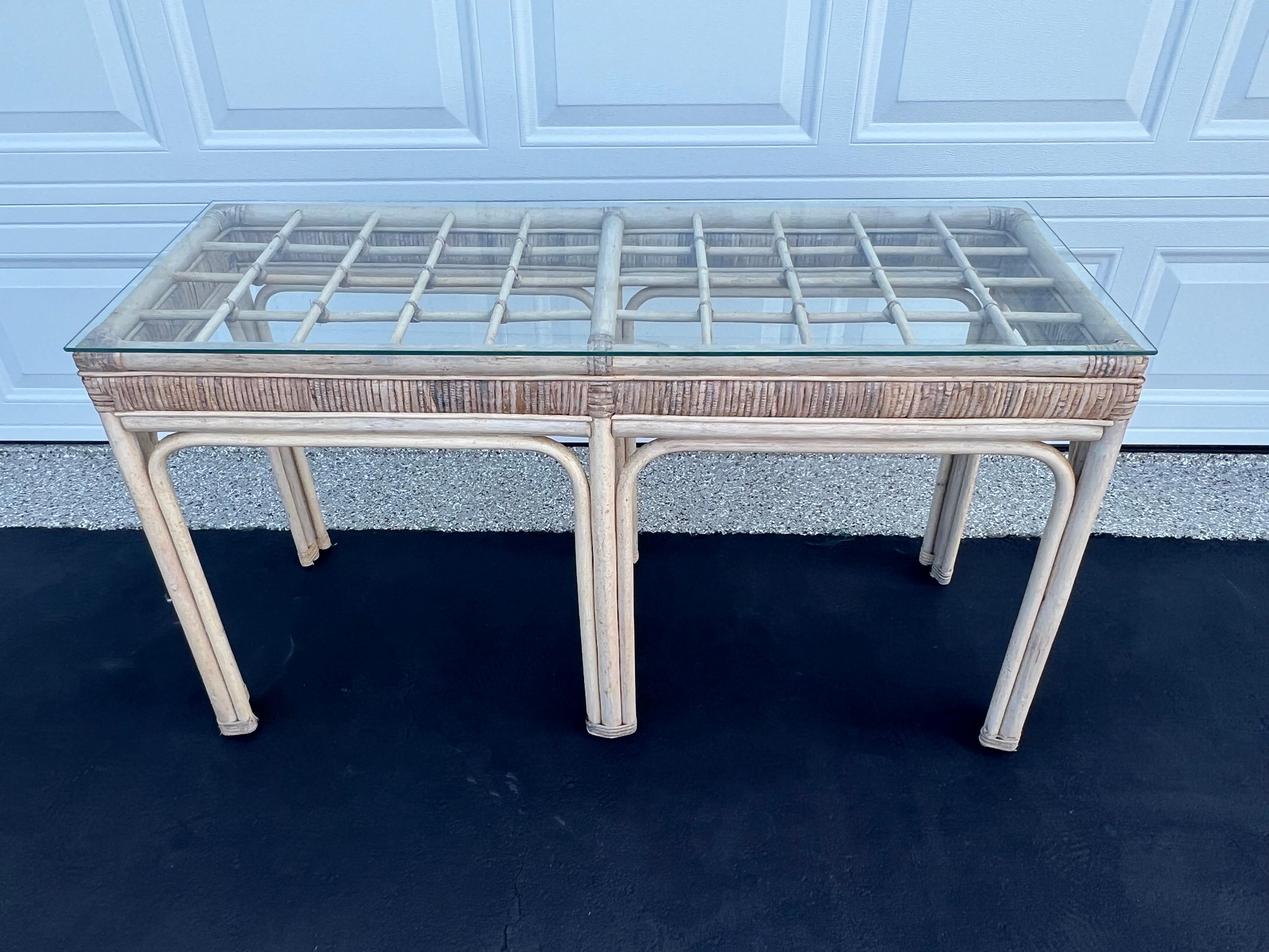 Palm Beach Rattan and Wicker Sofa Table In Good Condition For Sale In Redding, CT
