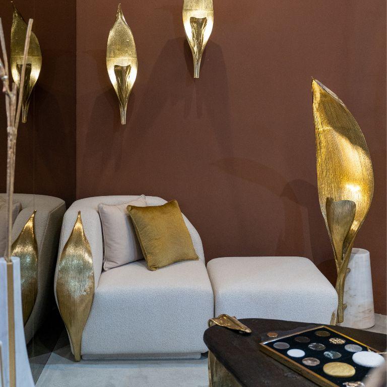 XXI secolo e contemporaneo Palm Floor - Illuminazione in metallo dorato con base in marmo Design organico in vendita