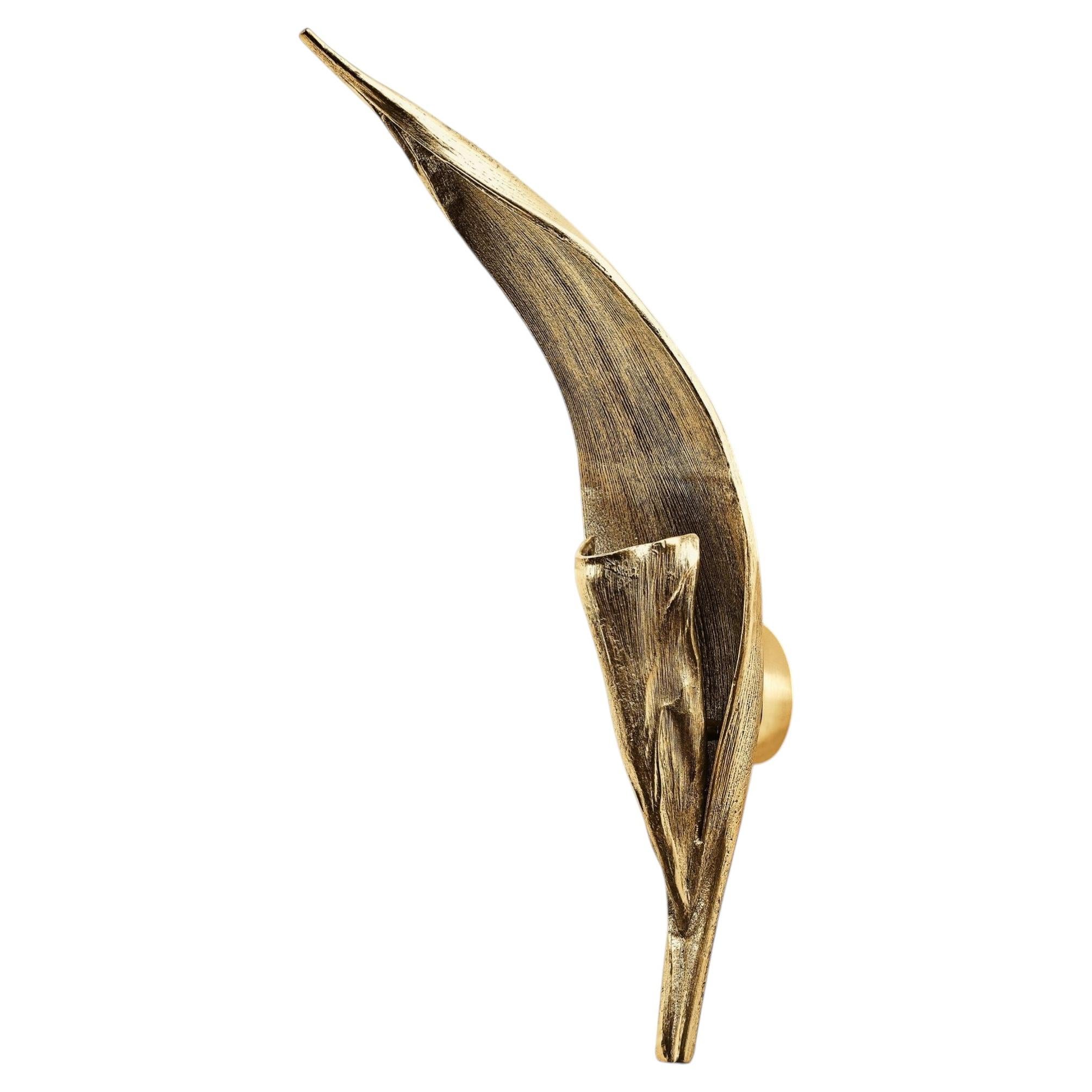 Lampada da parete a forma di palma realizzata a mano in metallo, colore oro, design organico moderno