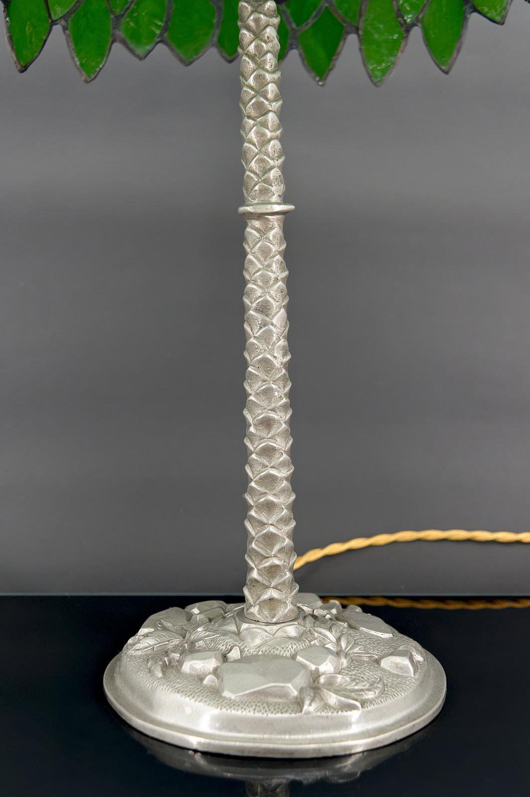 Lampe palmier en bronze argenté et abat-jour en verre teinté vert, Art Nouveau 1900 en vente 1