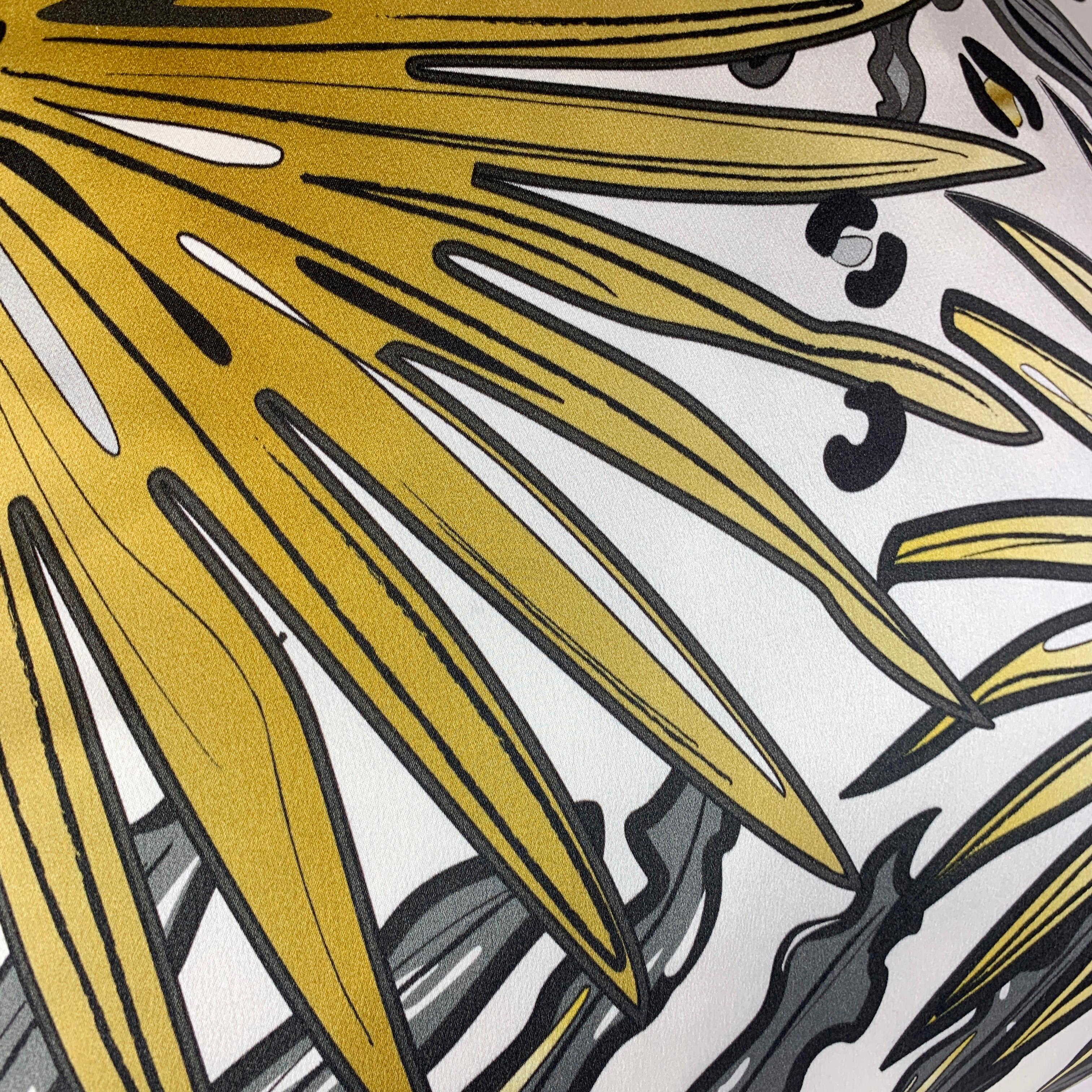 Cuscino di lusso in seta Palm Leaf, collezione Tropici monocromatici e oro in vendita 6