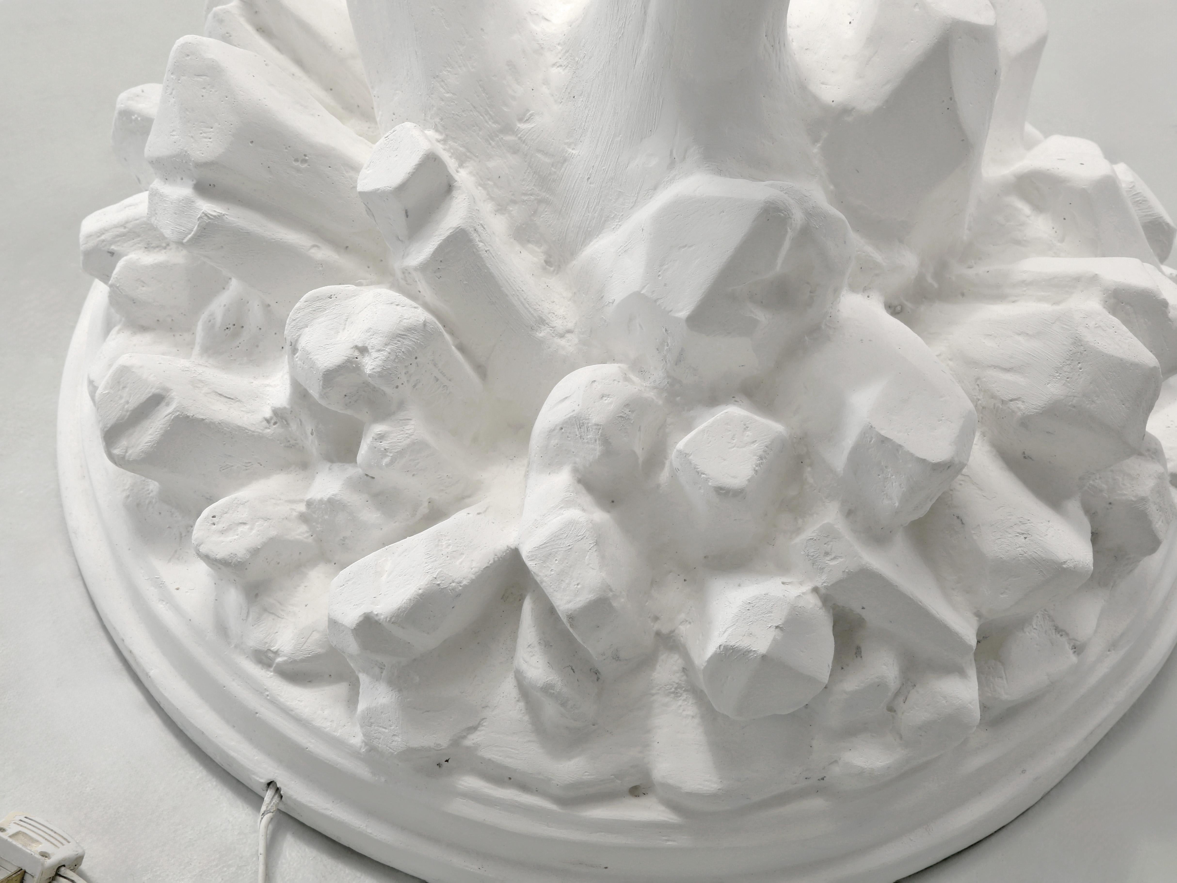 Torchière a foglie di palma o lampada da terra alla maniera di Serge Roche in gesso restaurato in vendita 6